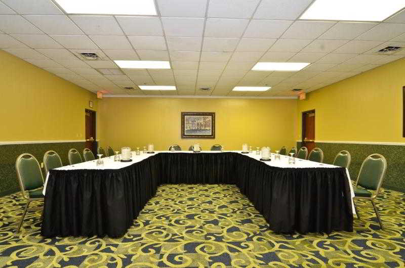 Red Roof Inn & Conference Center Wichita Airport