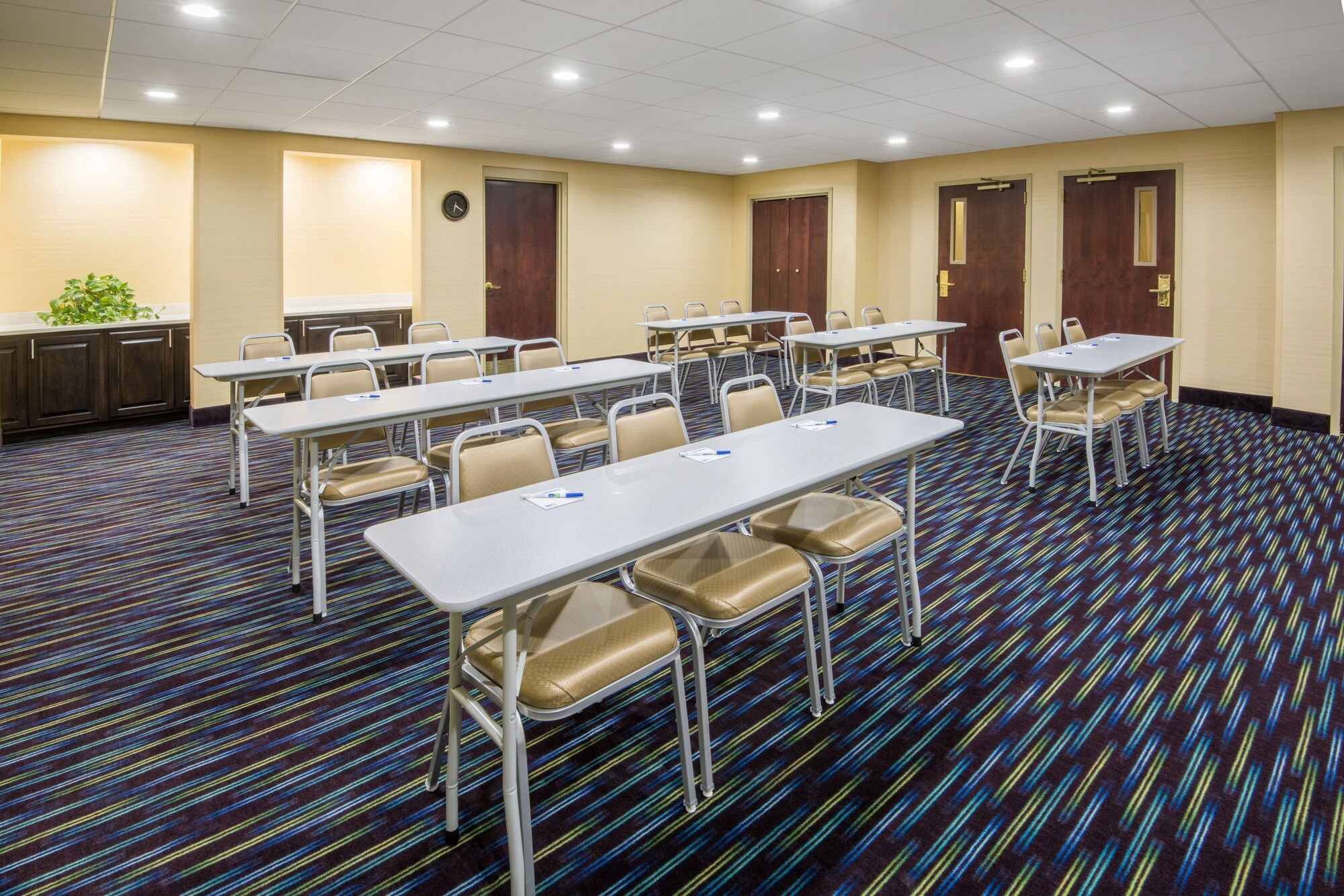 Holiday Inn Express Hotel & Suites Ashland