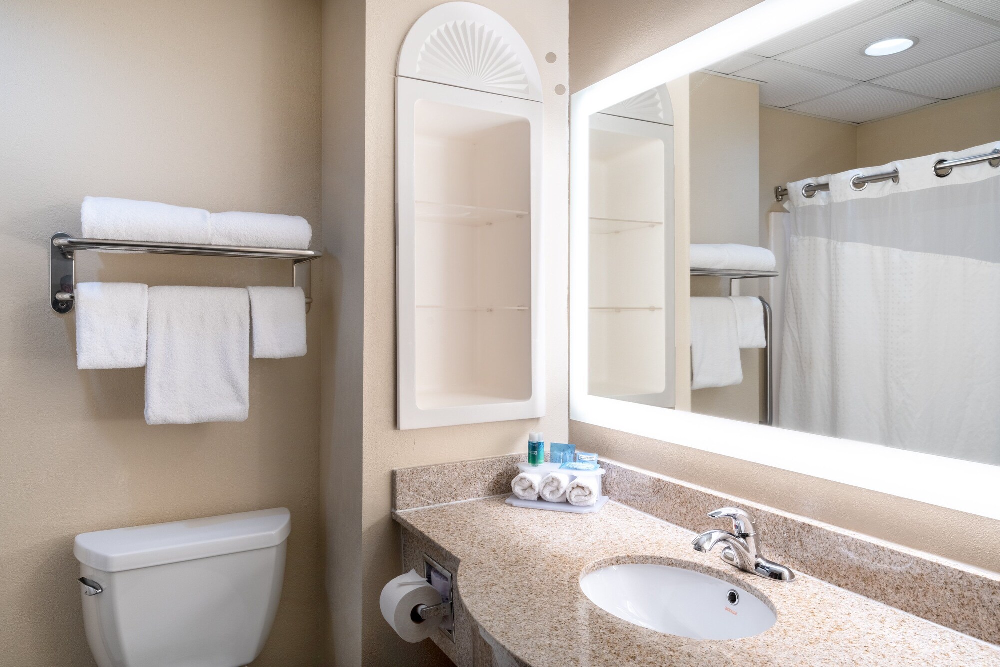 Holiday Inn Express Hotel & Suites Ashland