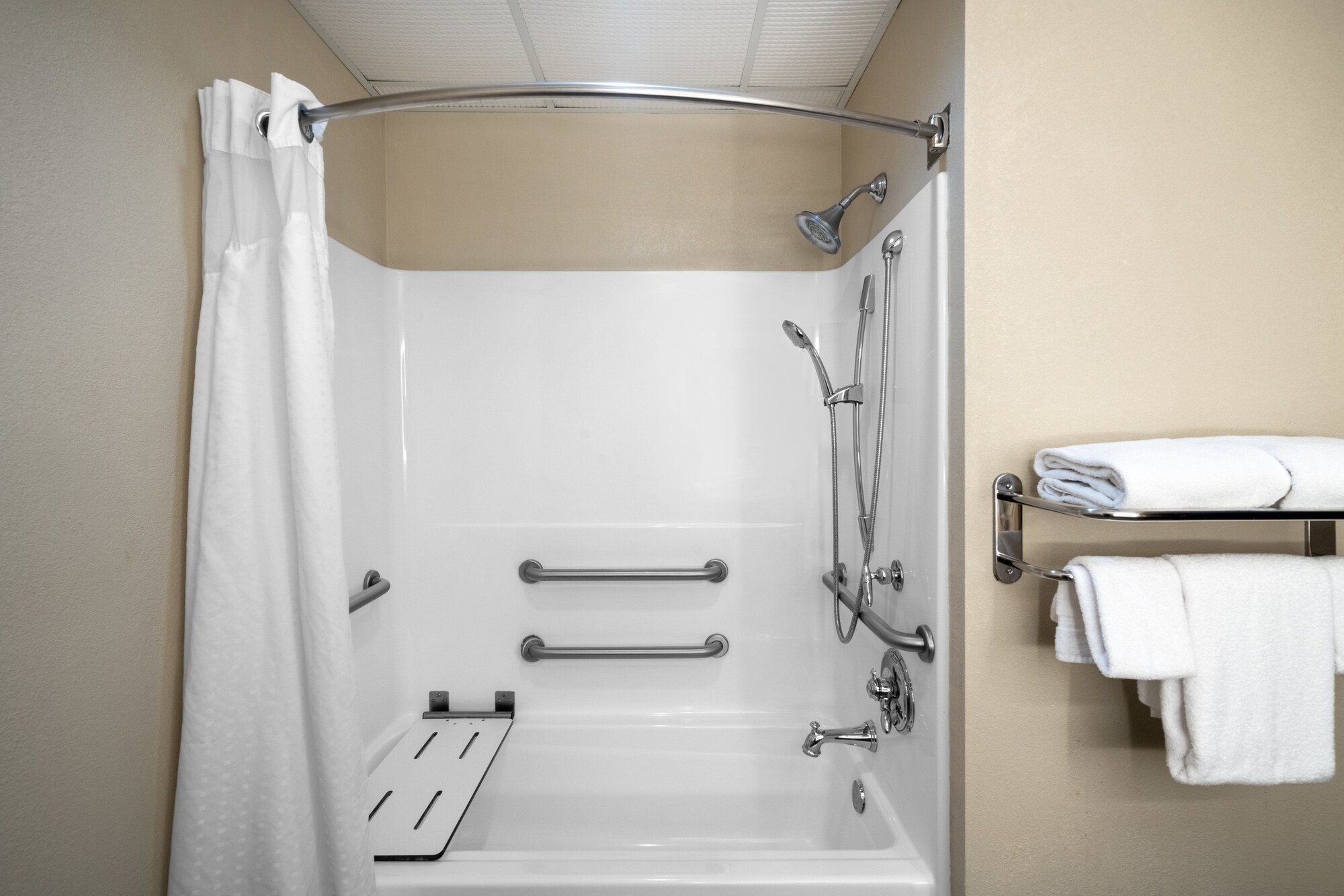 Holiday Inn Express Hotel & Suites Ashland
