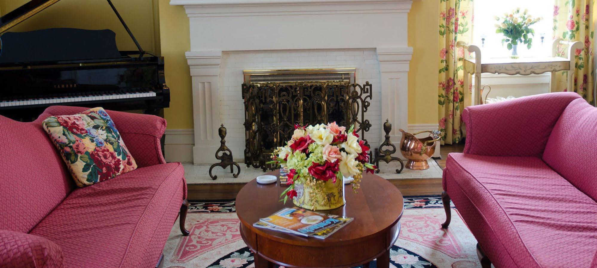 Bourbon Manor Bed and Breakfast