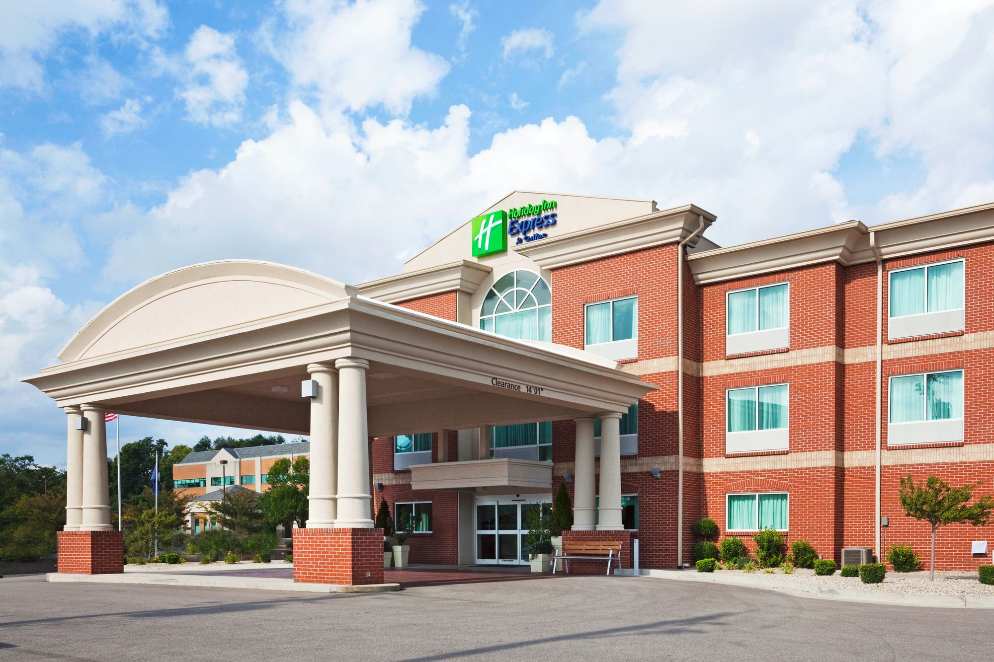 Holiday Inn Express Hotel & Suites Cincinnati SE Newport