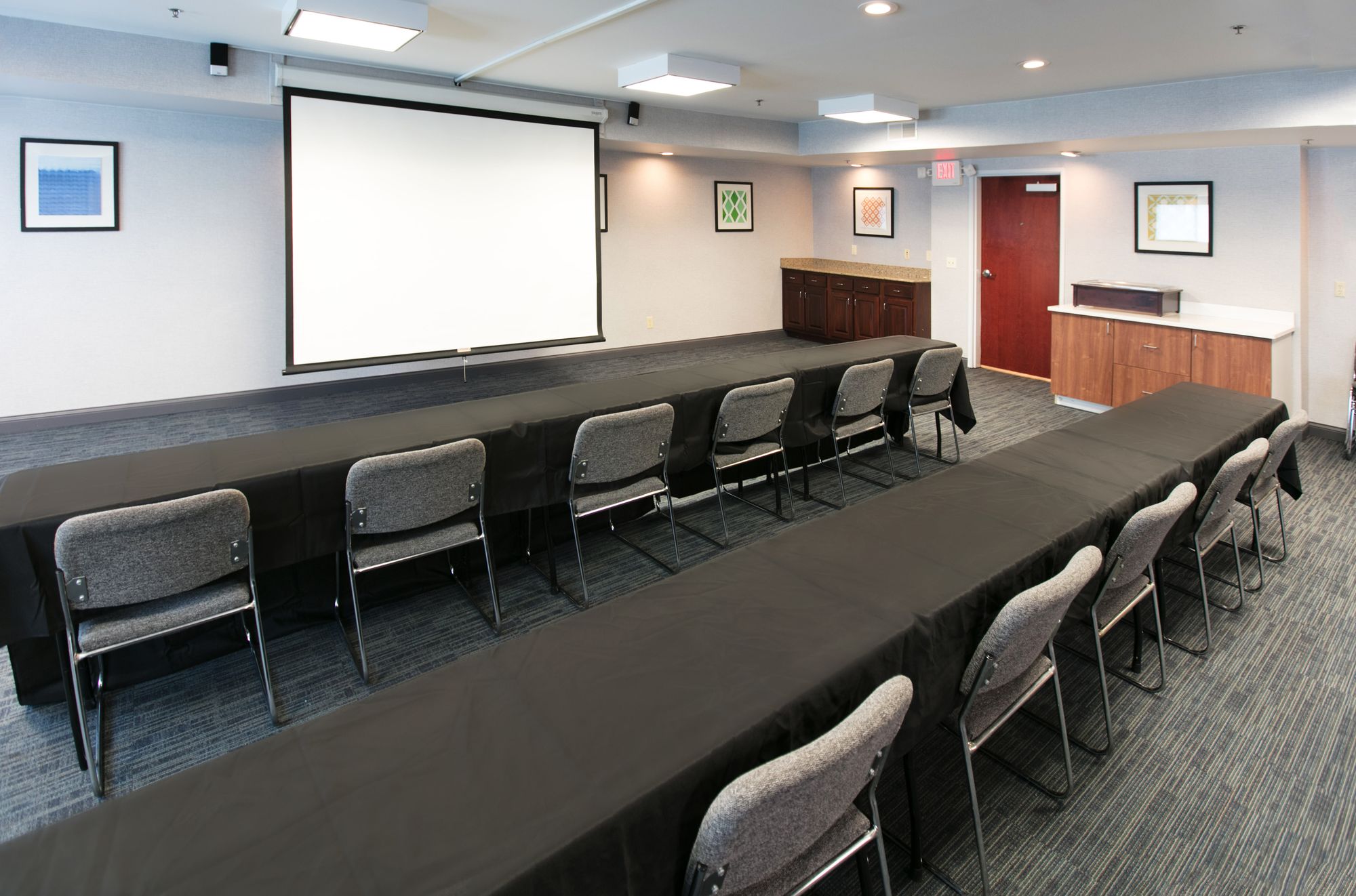 Holiday Inn Express Hotel & Suites Cincinnati SE Newport
