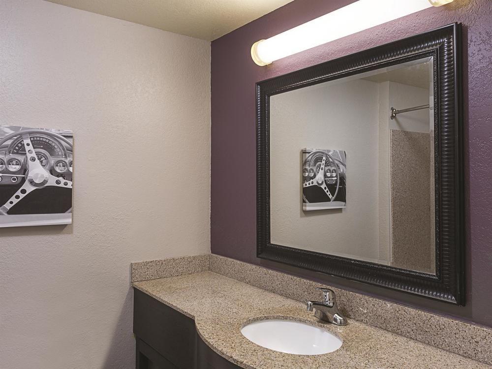 La Quinta Inn & Suites by Wyndham Bowling Green