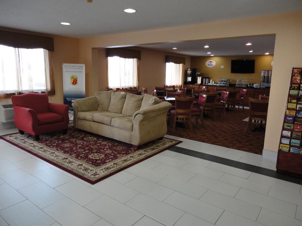 Super 8 by Wyndham Bowling Green South