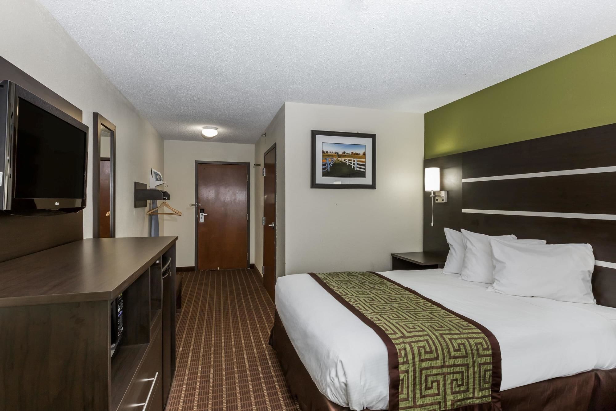 Baymont by Wyndham Louisville South I 65