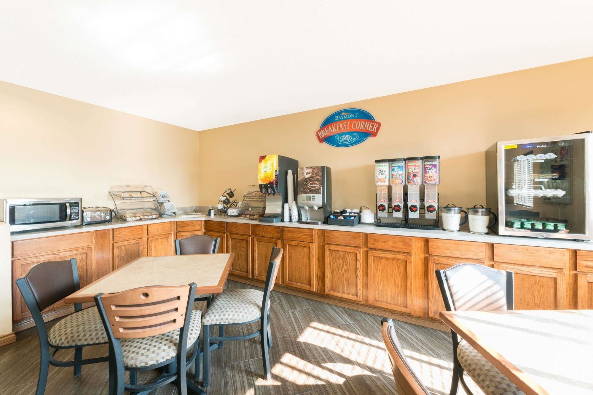 Baymont by Wyndham Louisville South I 65