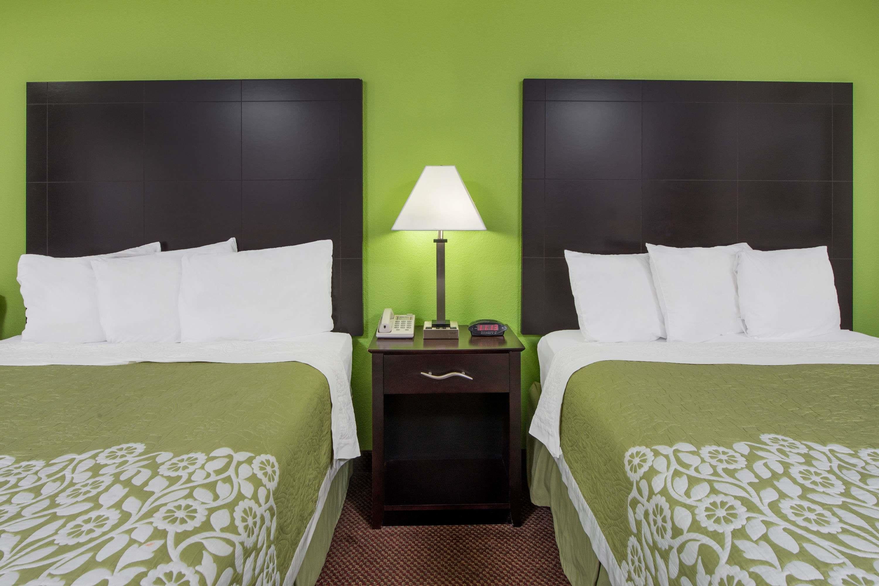 Days Inn by Wyndham Calvert City