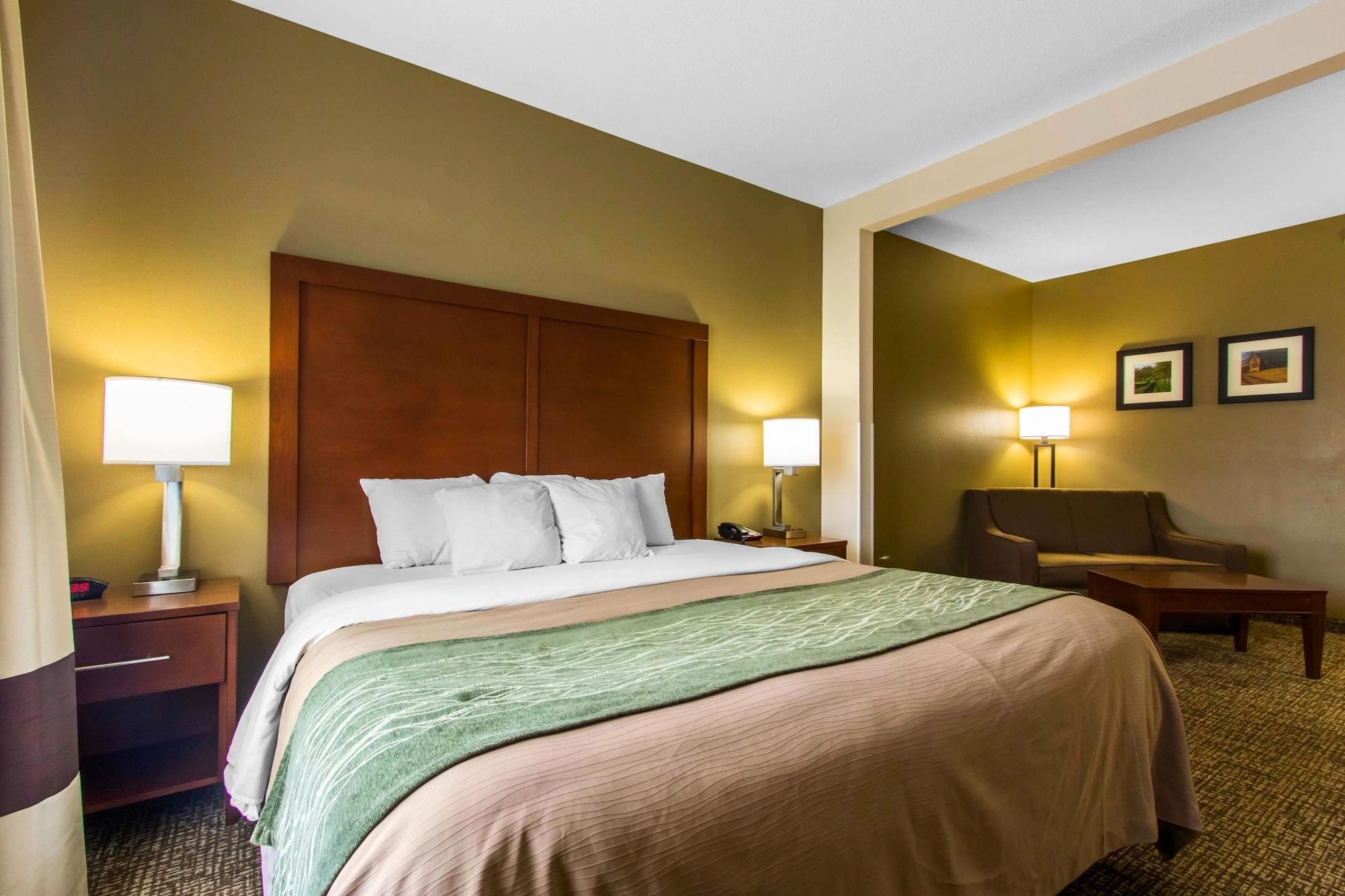 Comfort Inn & Suites