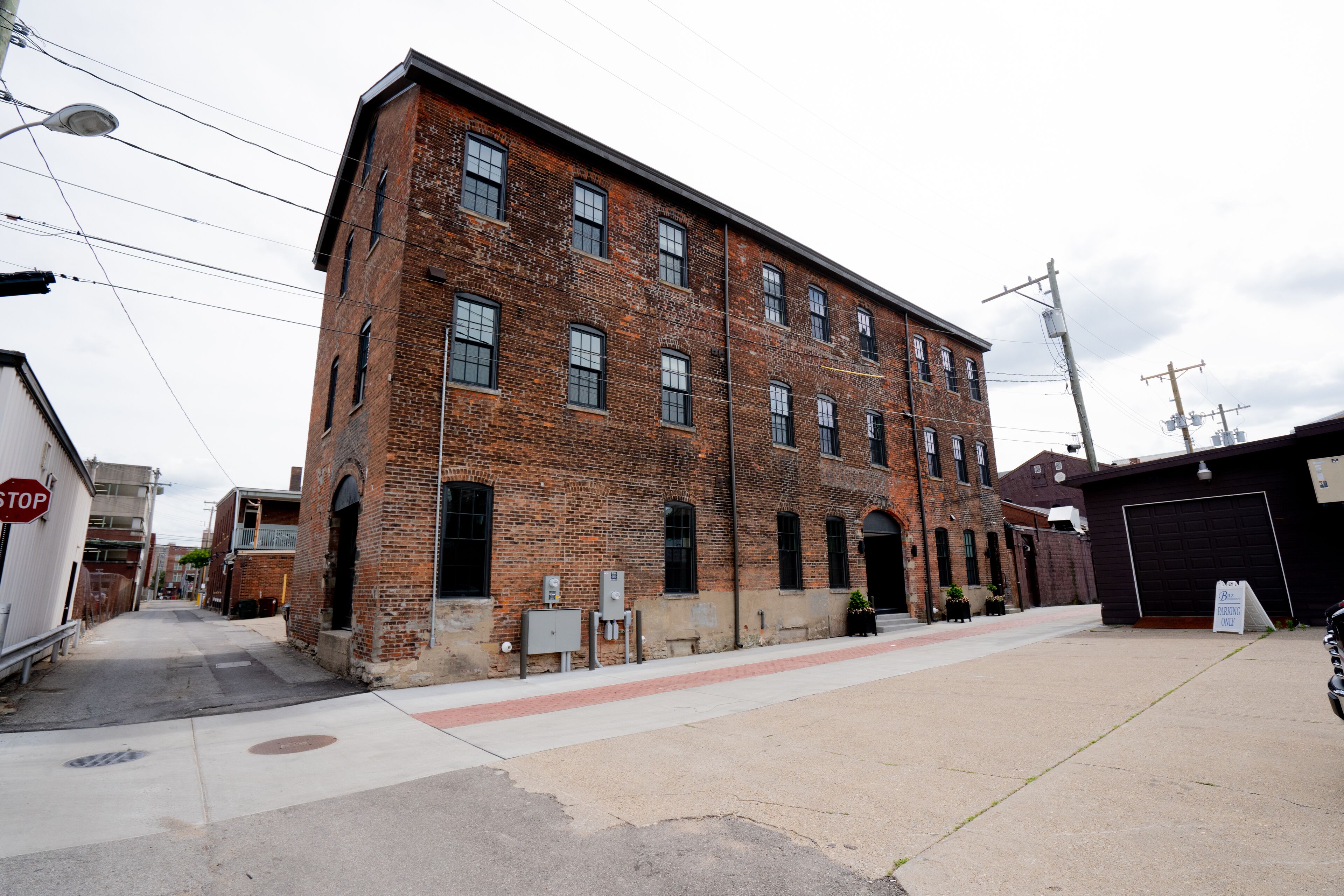 The Pickle Factory Hotel By Neat Suites