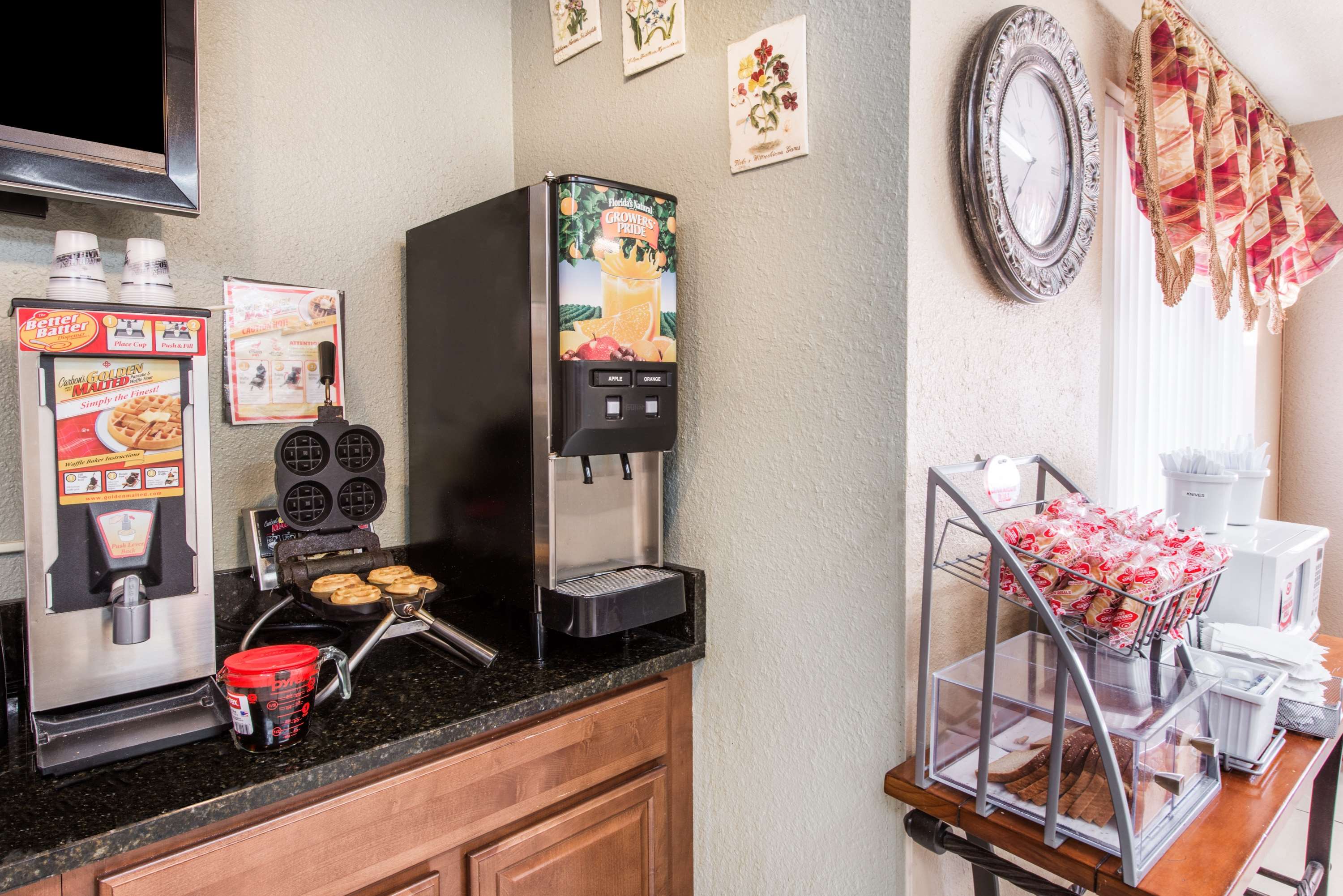 Super 8 by Wyndham Elizabethtown