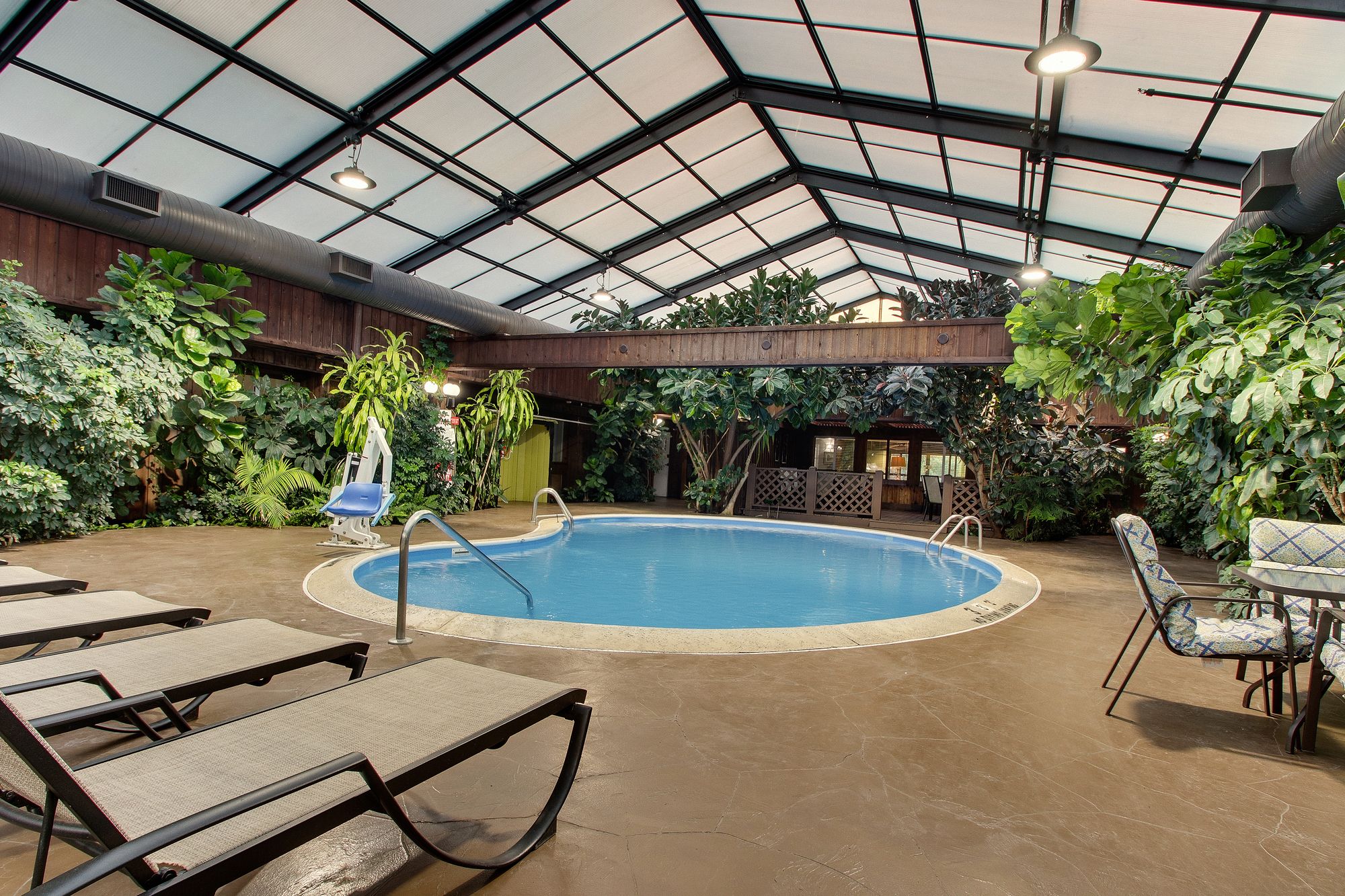 Greenfield Inn & Suites Elizabethtown, KY I65 Exit 94