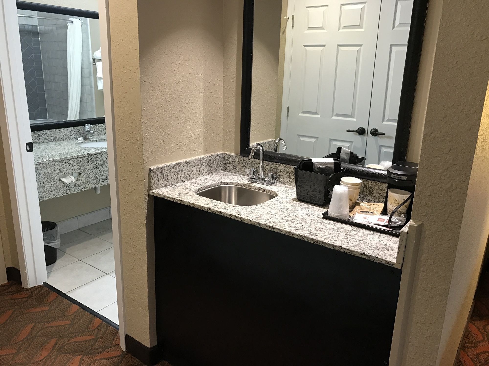 Greenfield Inn & Suites Elizabethtown, KY I65 Exit 94