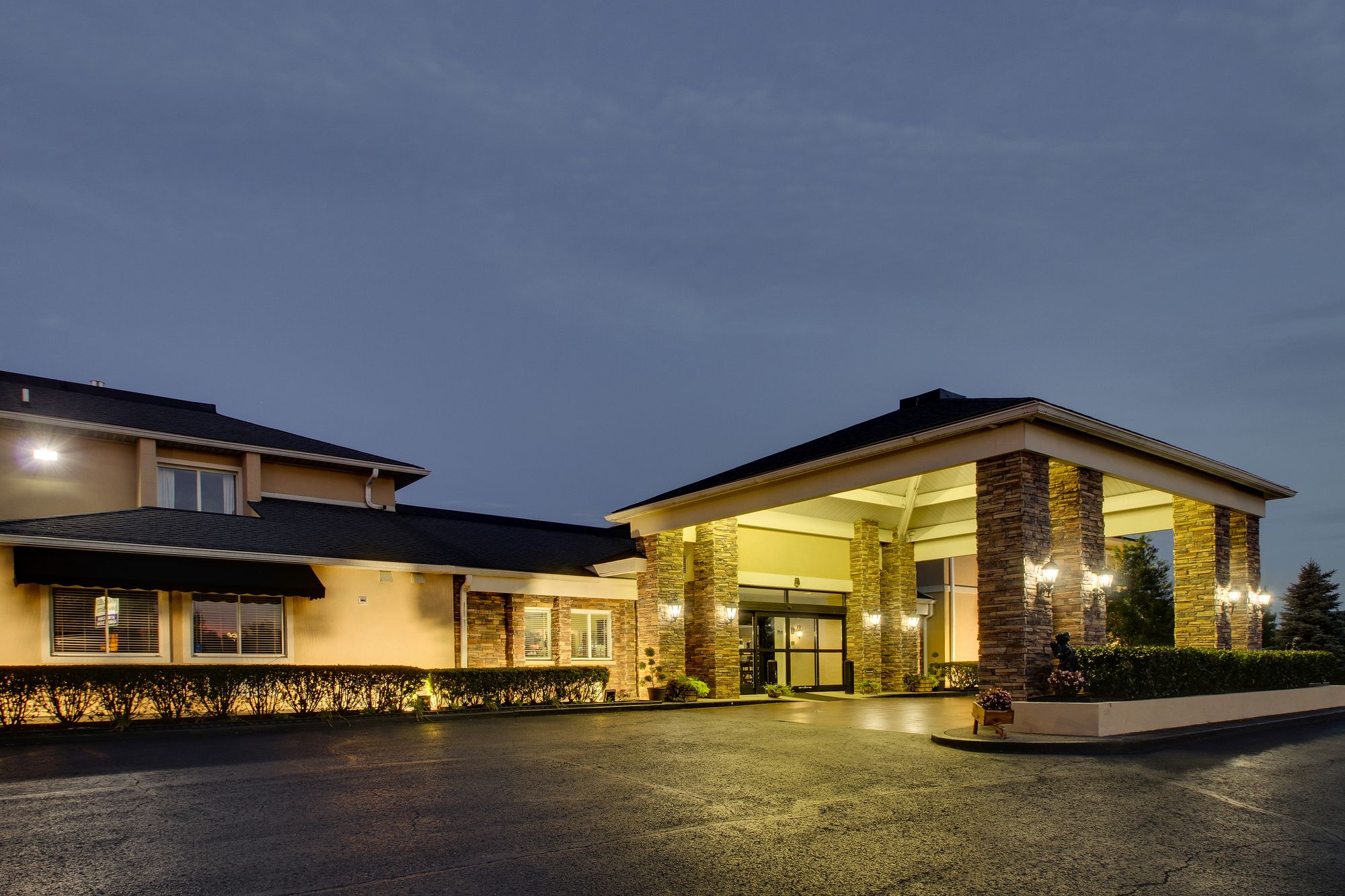 Greenfield Inn & Suites Elizabethtown, KY I65 Exit 94