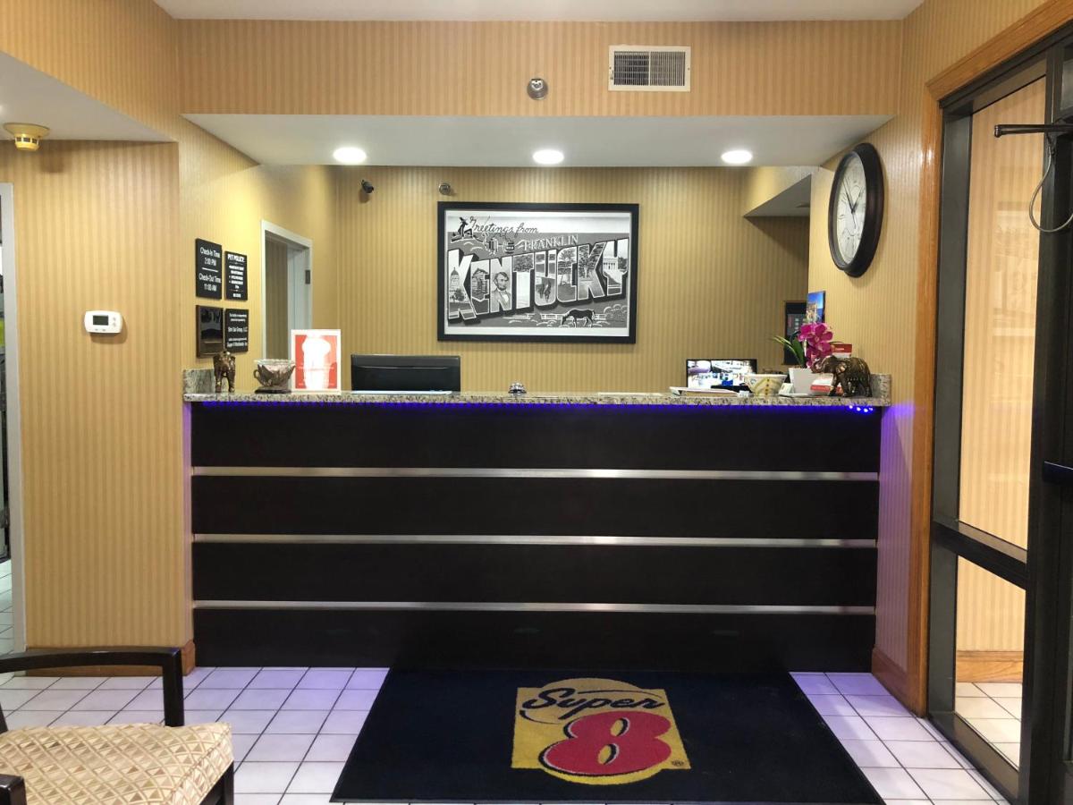 Super 8 by Wyndham Franklin Hwy 31