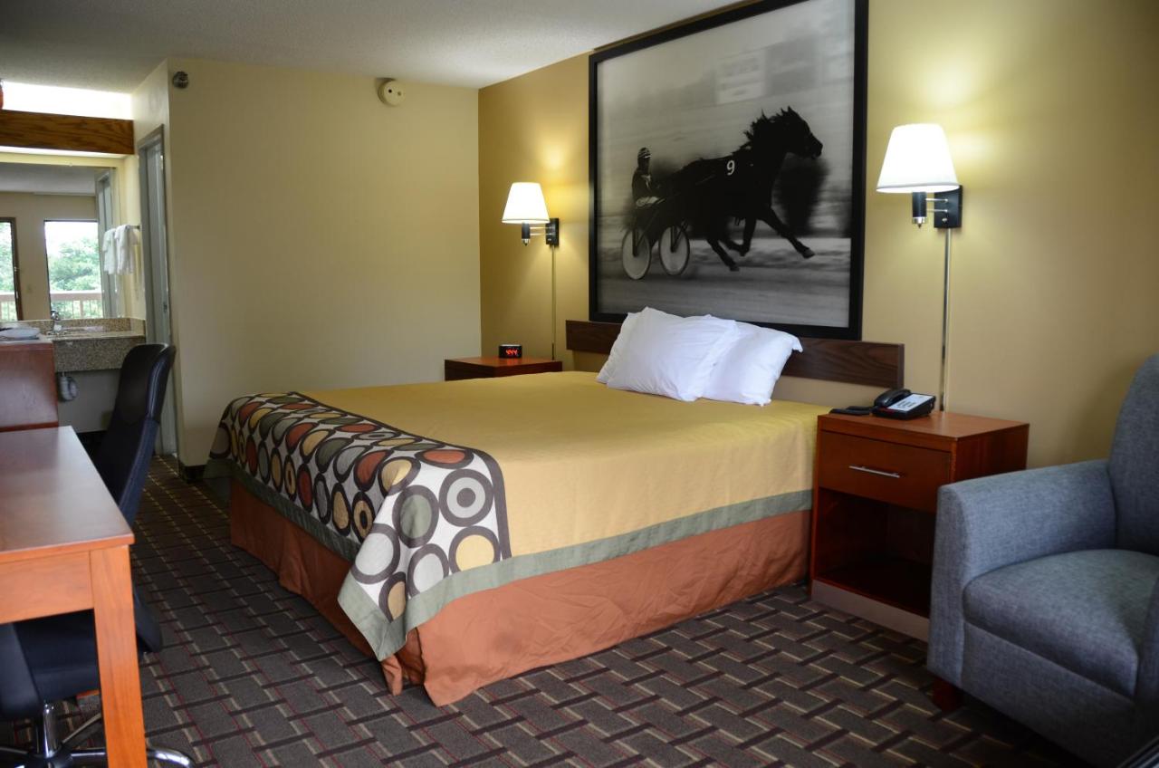 Super 8 by Wyndham Franklin Hwy 31