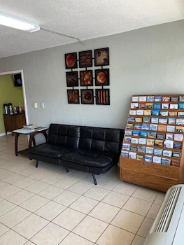 AmeriVu Inn & Suites