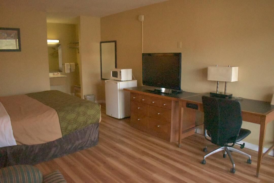 AmeriVu Inn & Suites