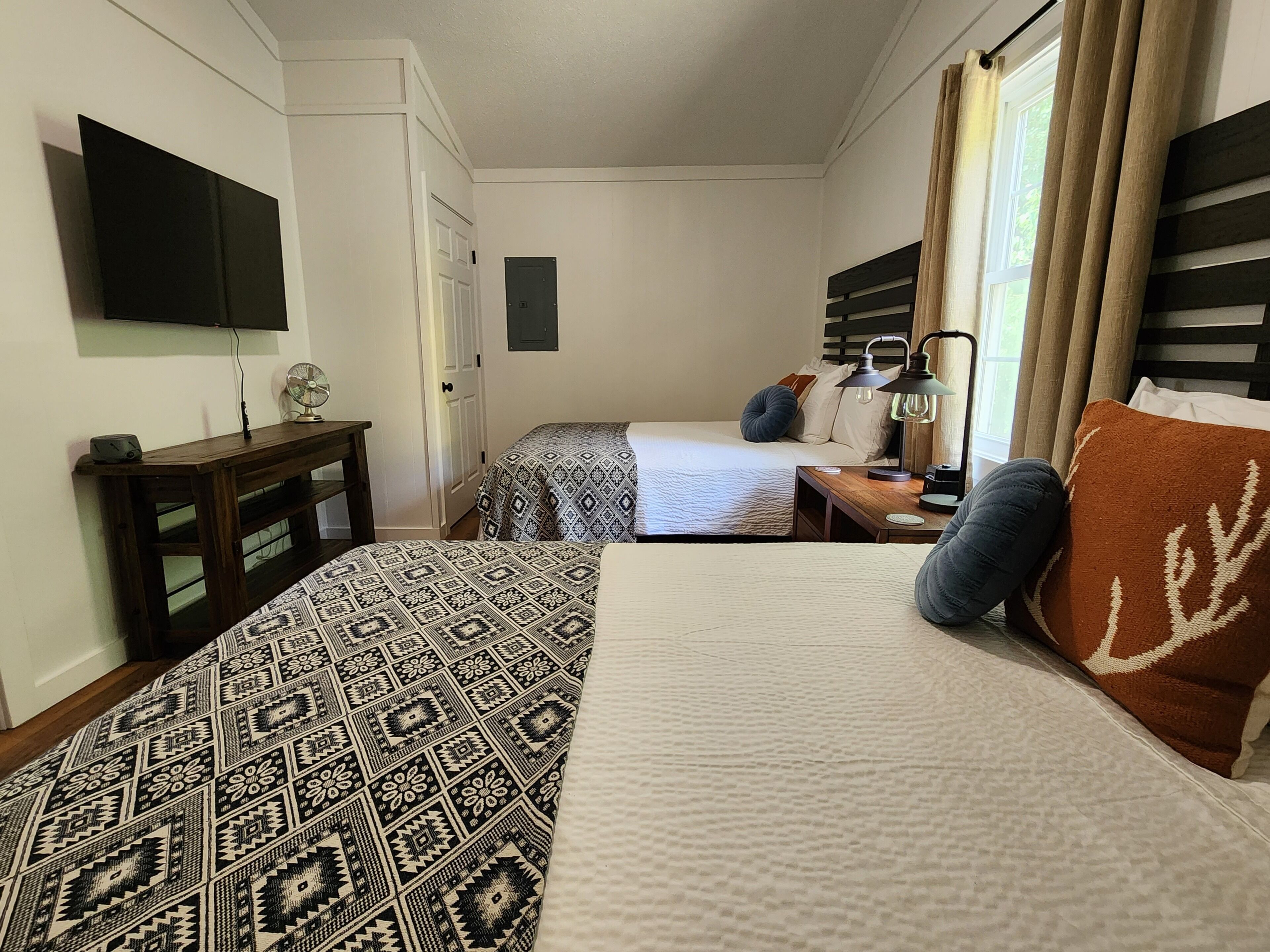 The Lakehouse Inn at Sledd Creek