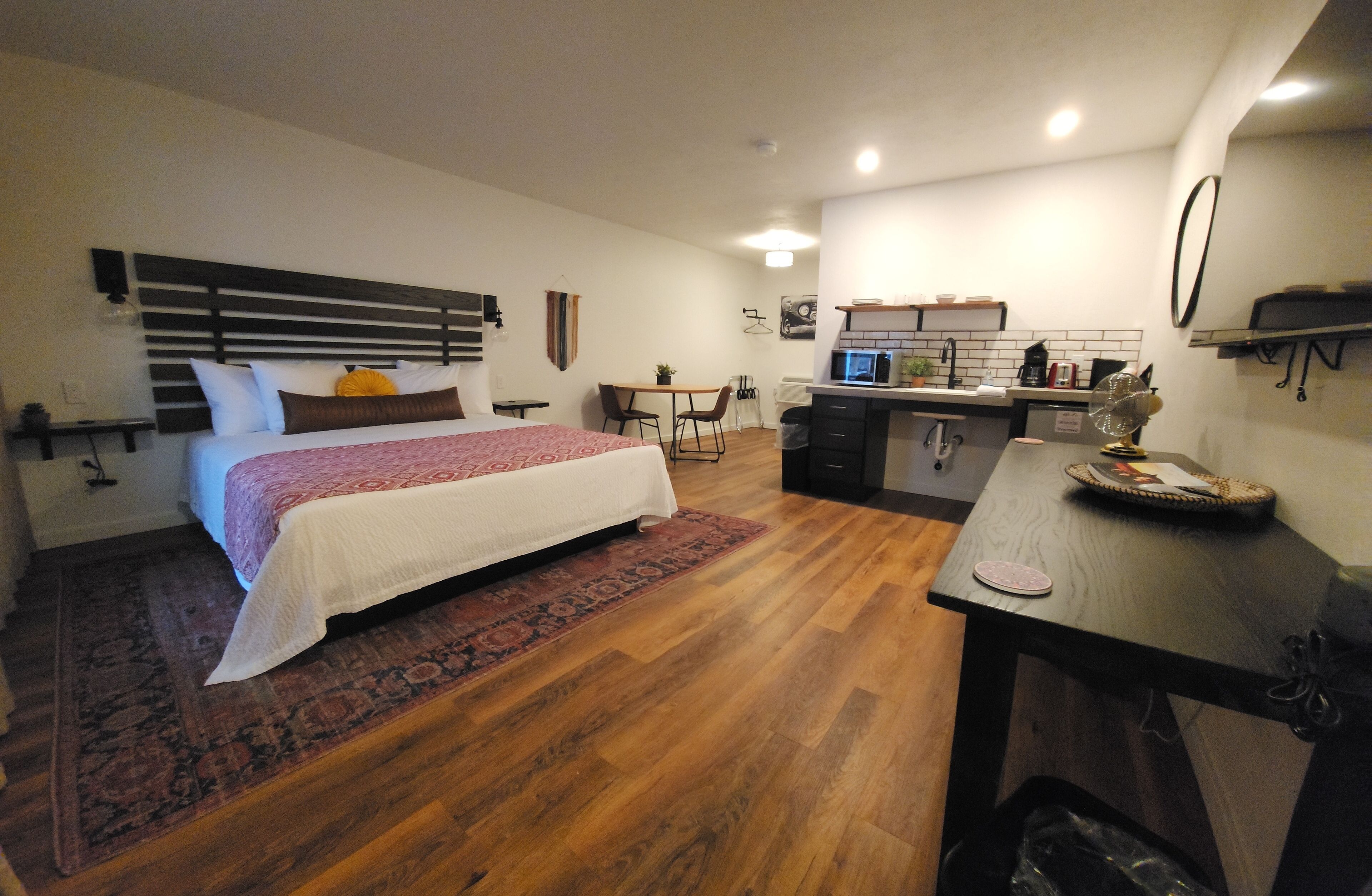 The Lakehouse Inn at Sledd Creek