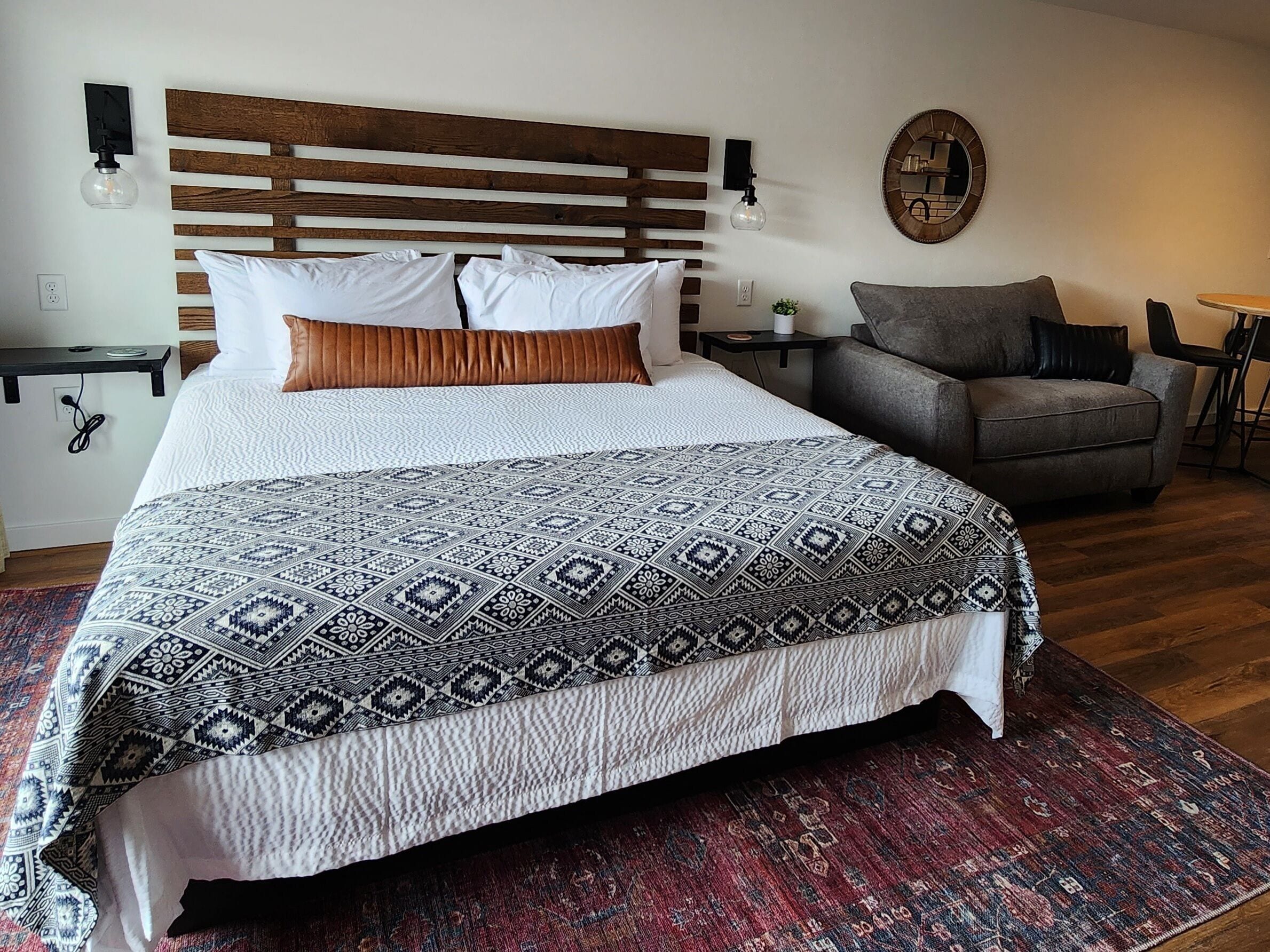 The Lakehouse Inn at Sledd Creek