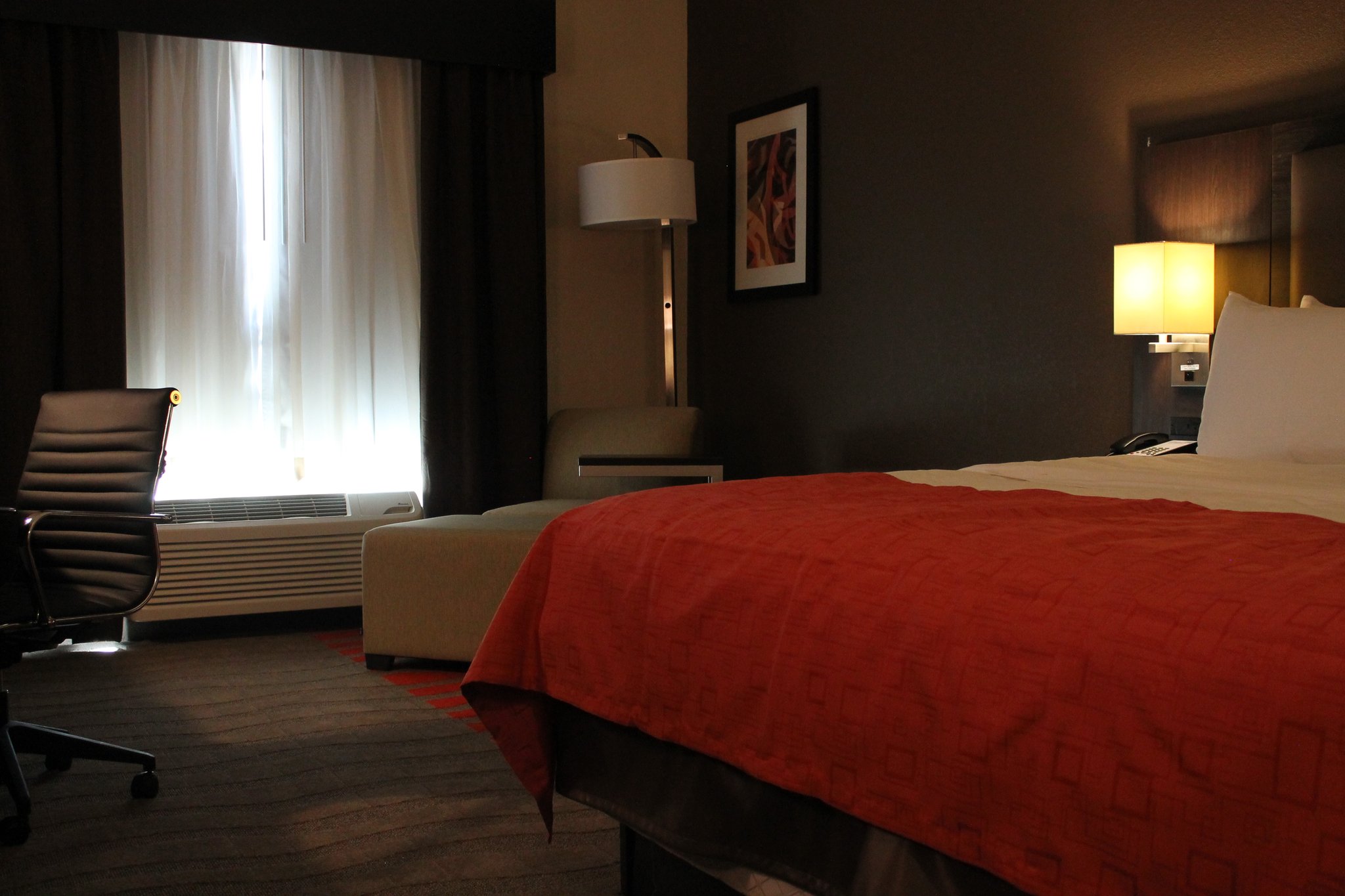 Holiday Inn Express & Suites Glasgow