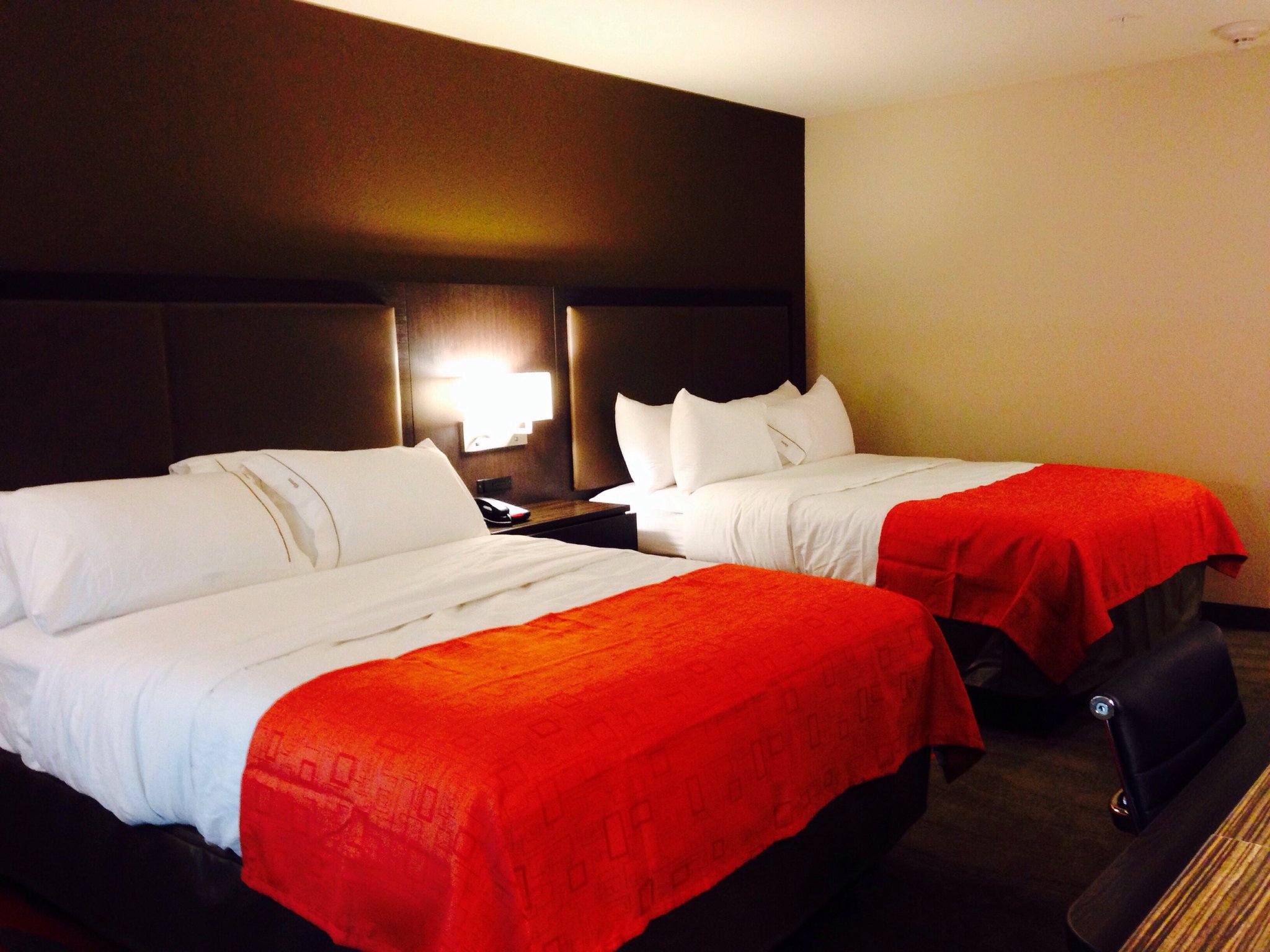 Holiday Inn Express & Suites Glasgow