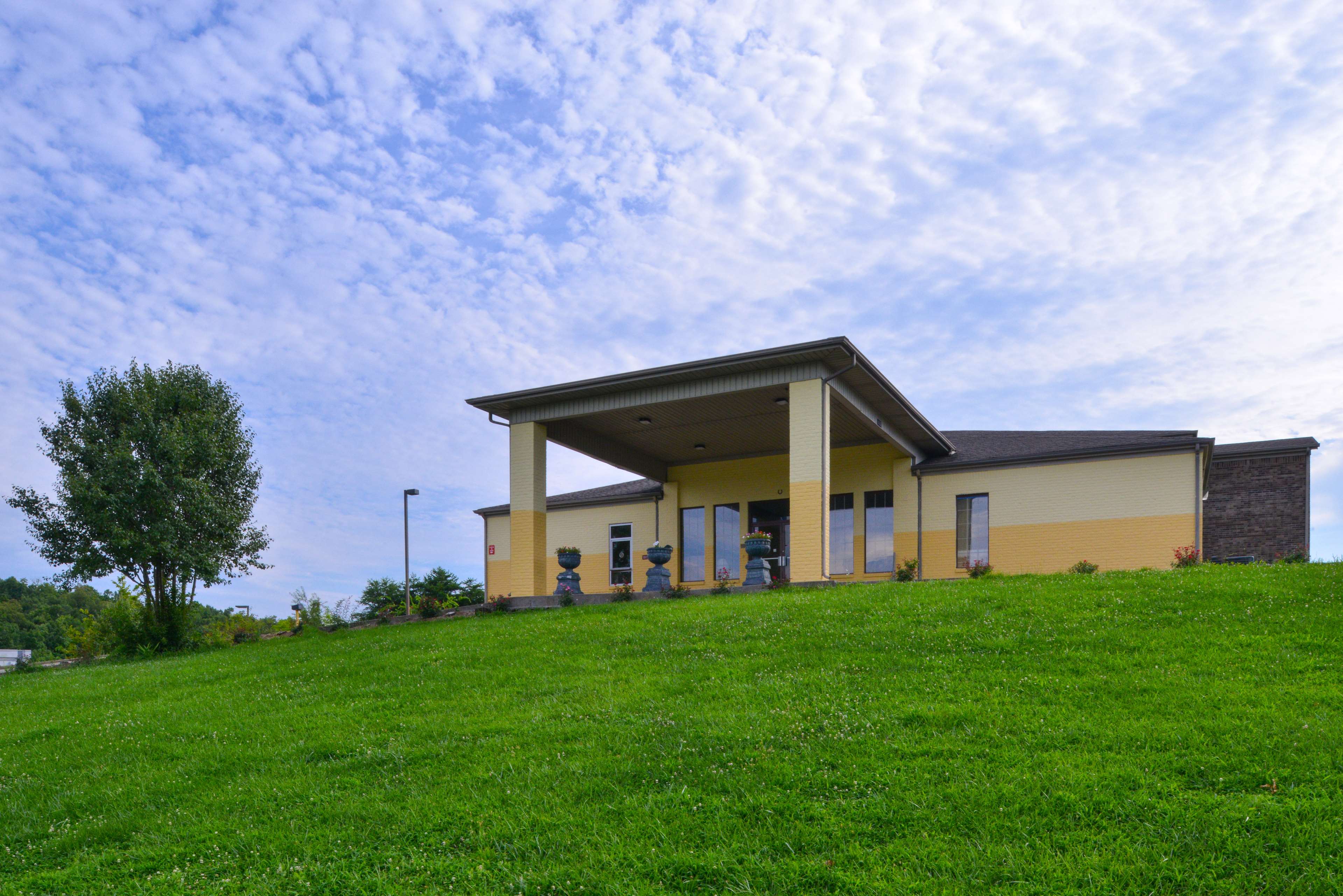 Motel 6 Grand Rivers, KY