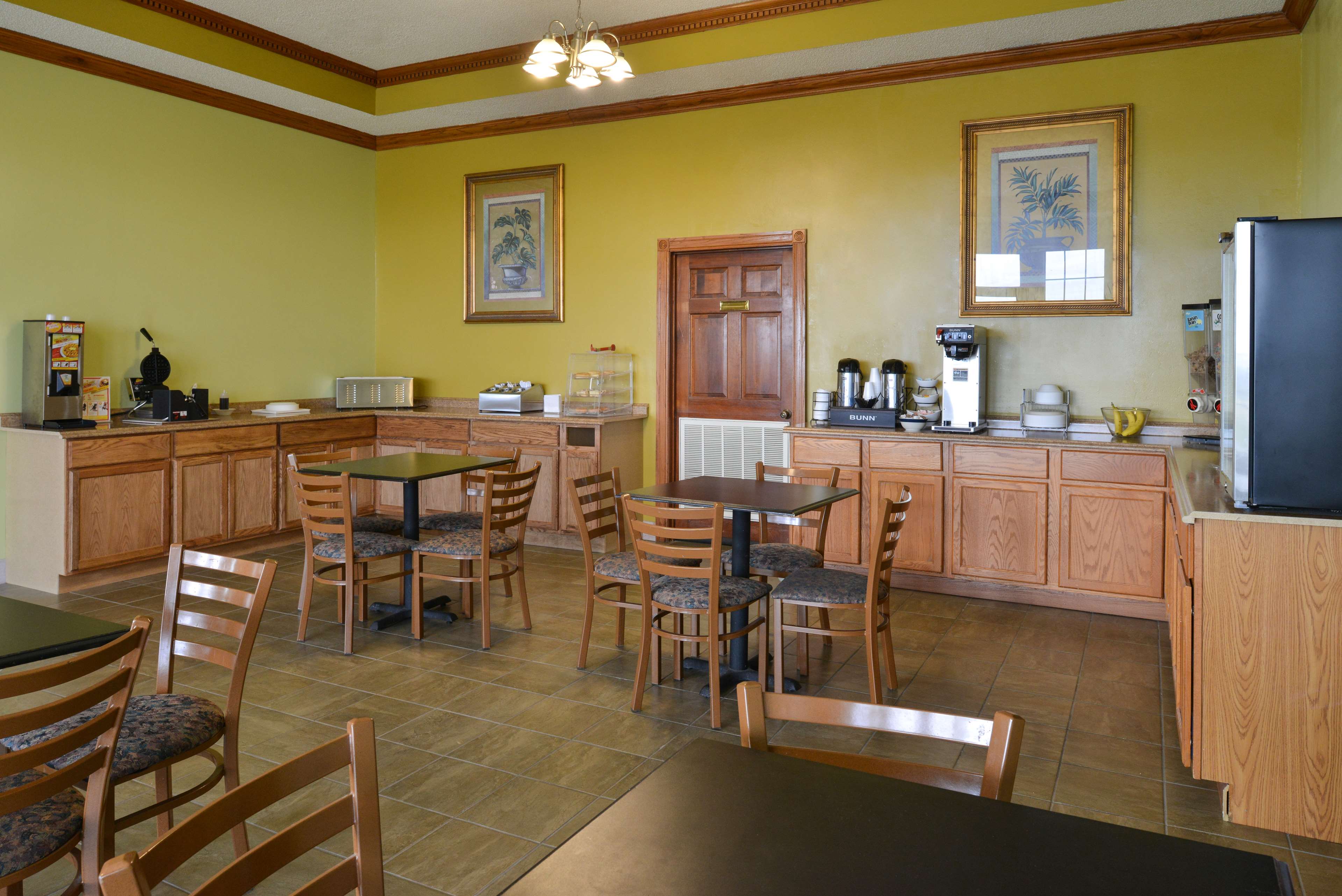 Motel 6 Grand Rivers, KY