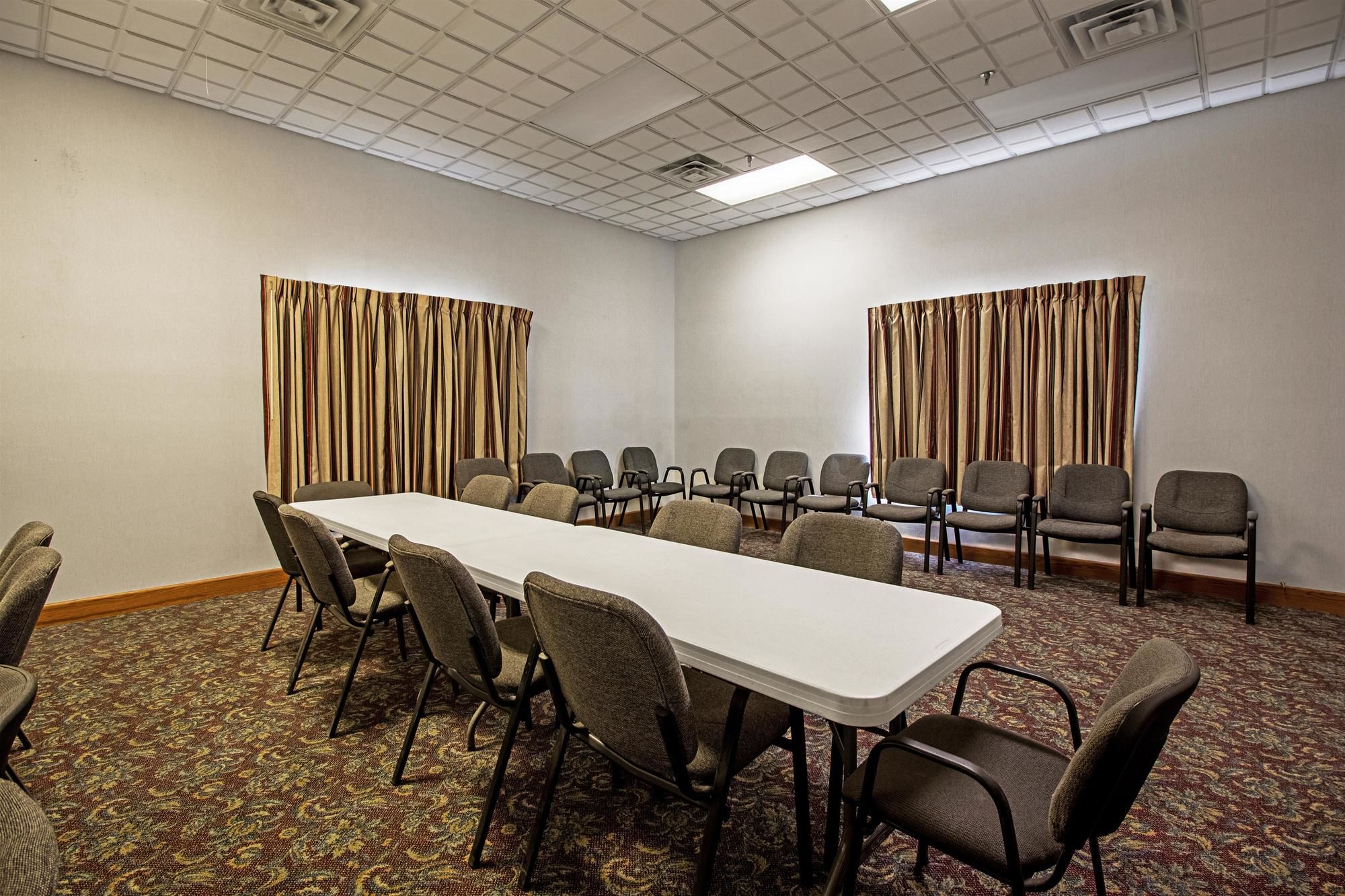 Motel 6 Grand Rivers, KY