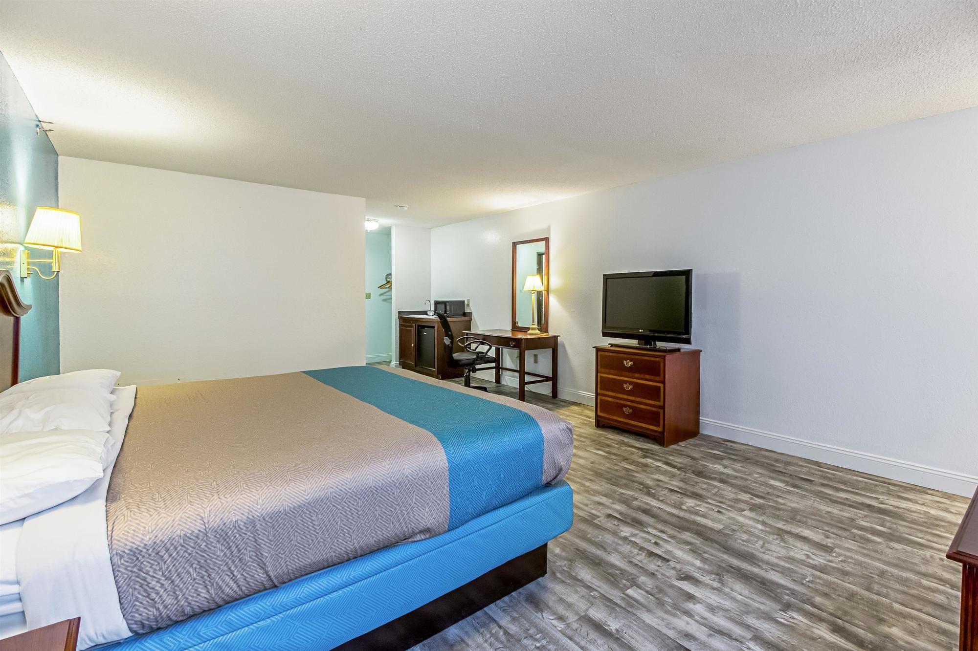 Motel 6 Grand Rivers, KY