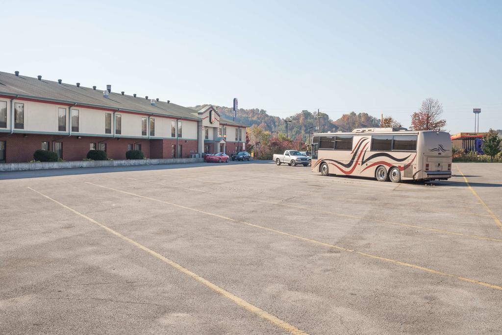 Super 8 by Wyndham Grayson