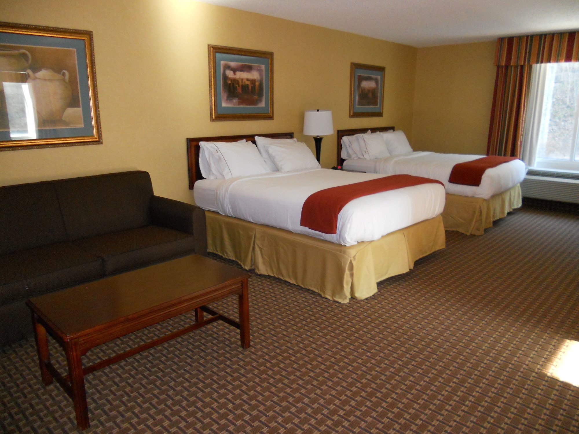 Holiday Inn Express & Suites Hazard
