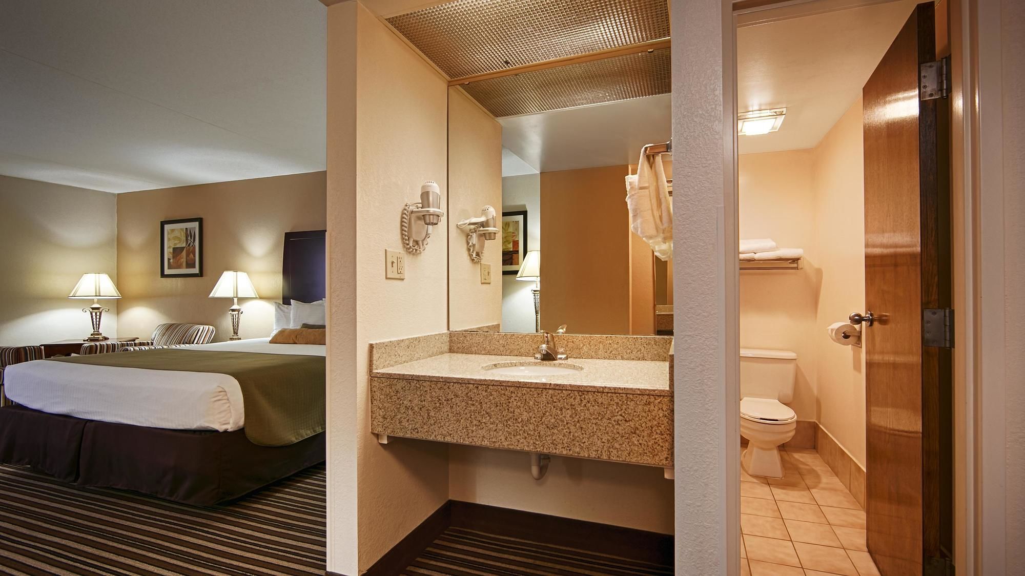 Best Western Ashbury Inn