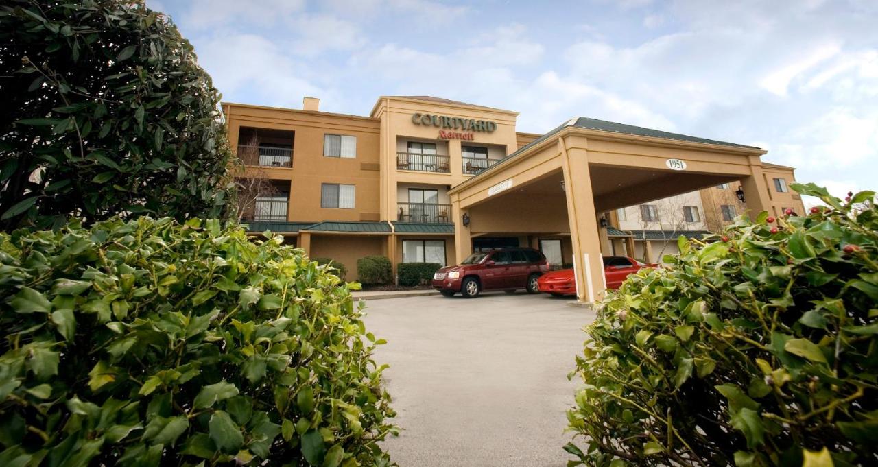 Courtyard Lexington South/Hamburg Place