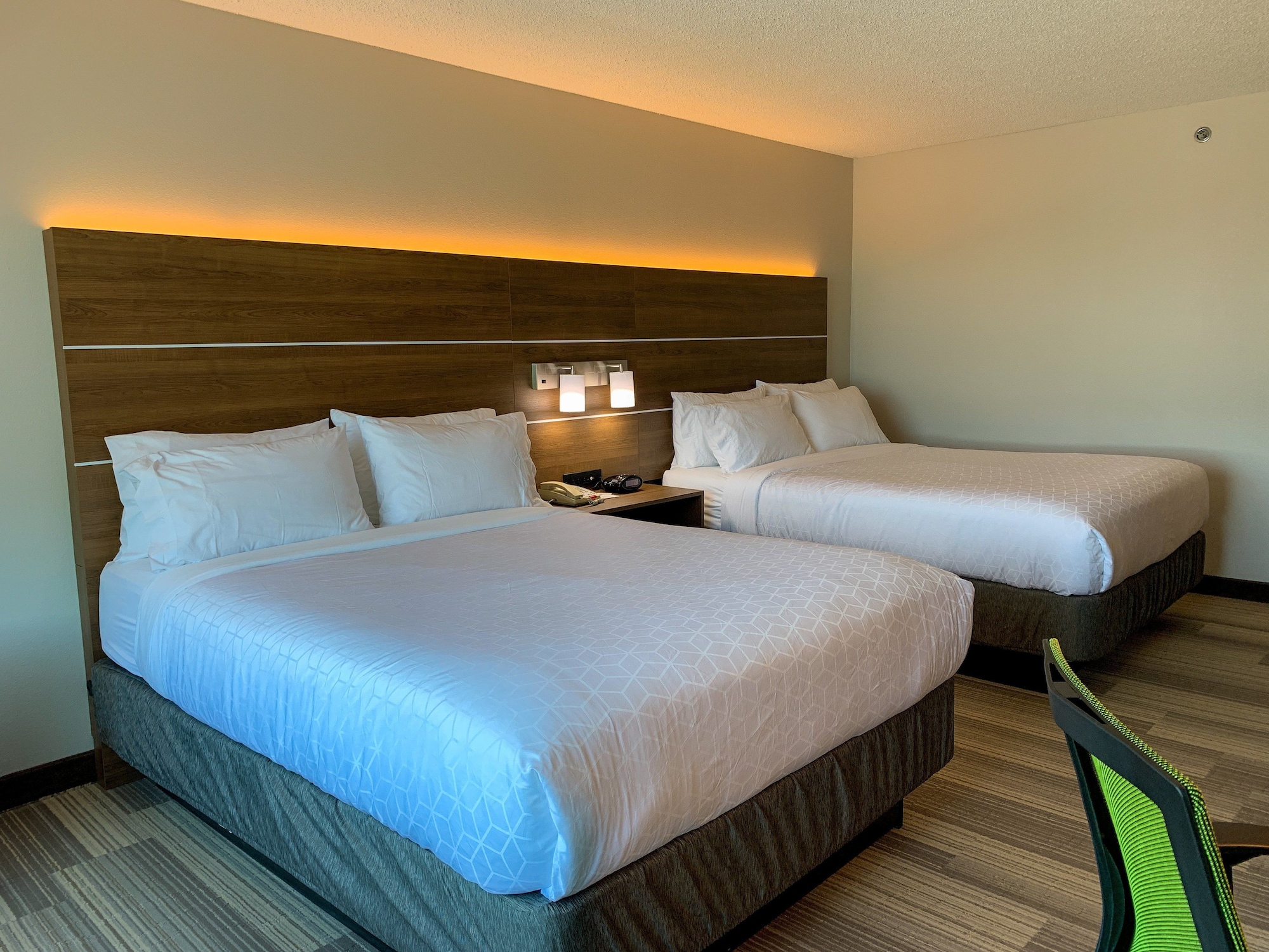 Holiday Inn Express & Suites Lexington Downtown Area-Keeneland