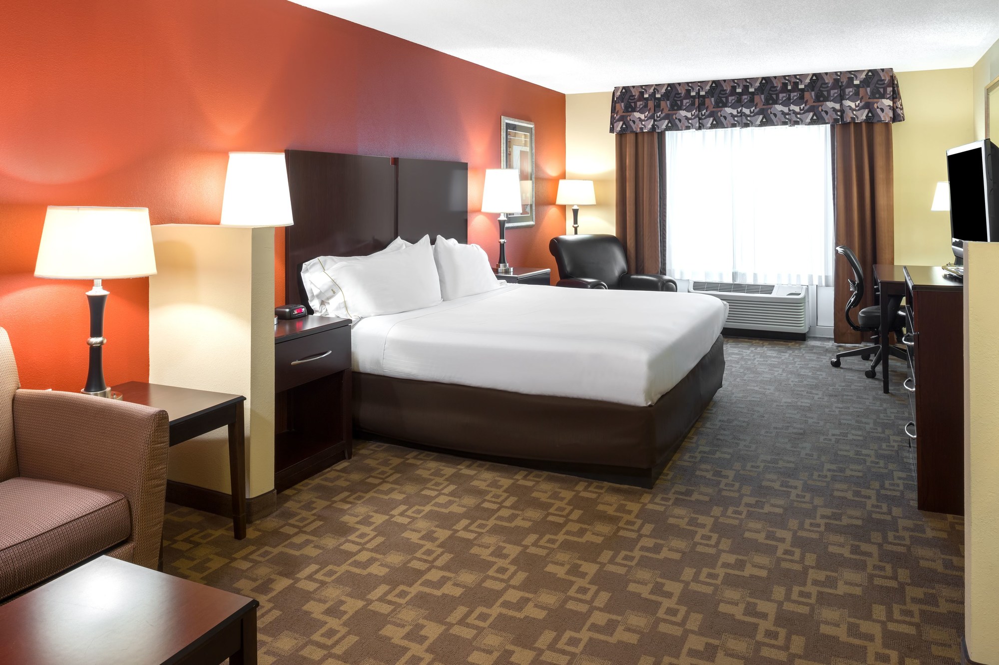 Holiday Inn Express & Suites Lexington Downtown Area-Keeneland