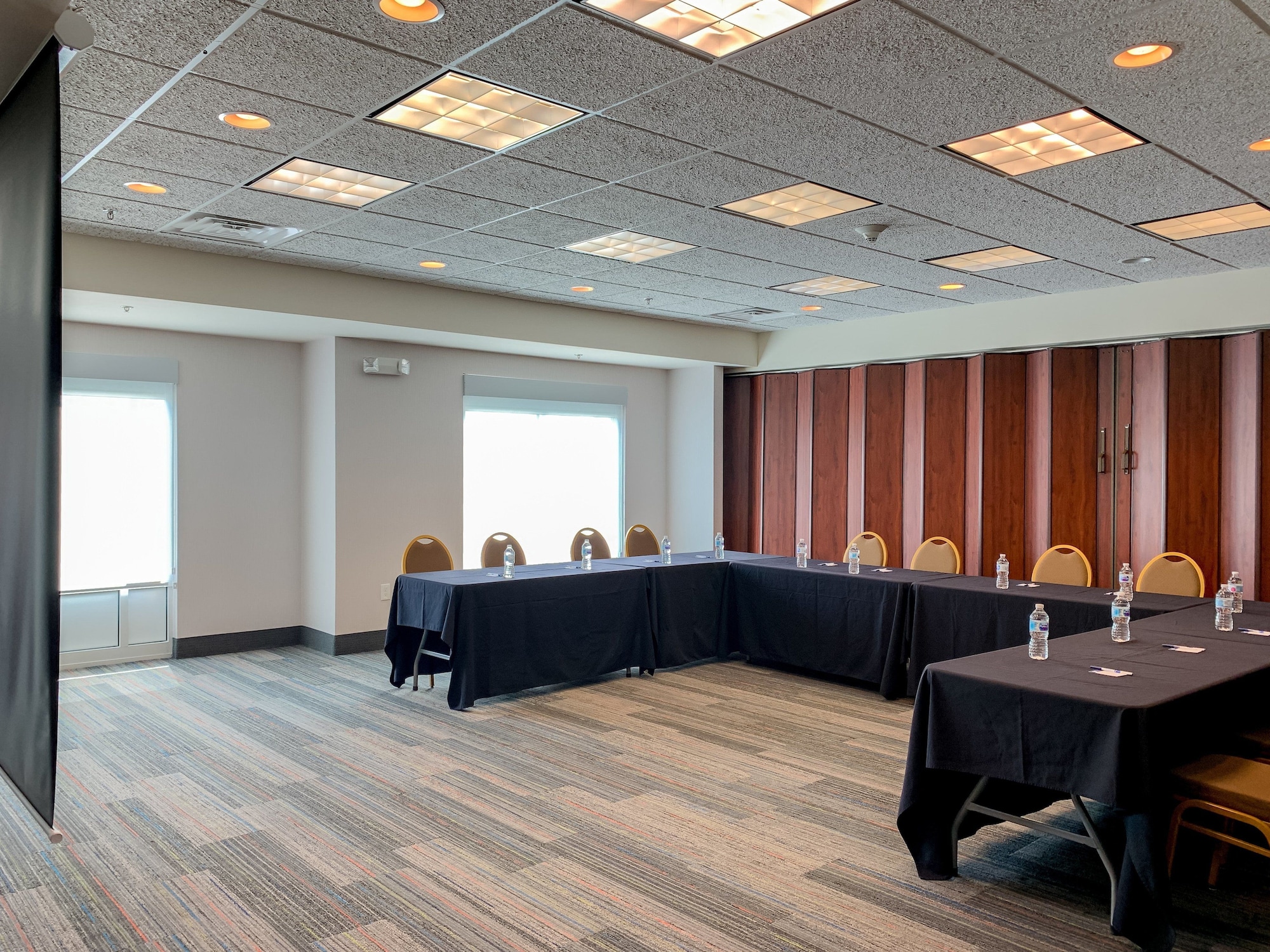 Holiday Inn Express & Suites Lexington Downtown Area-Keeneland