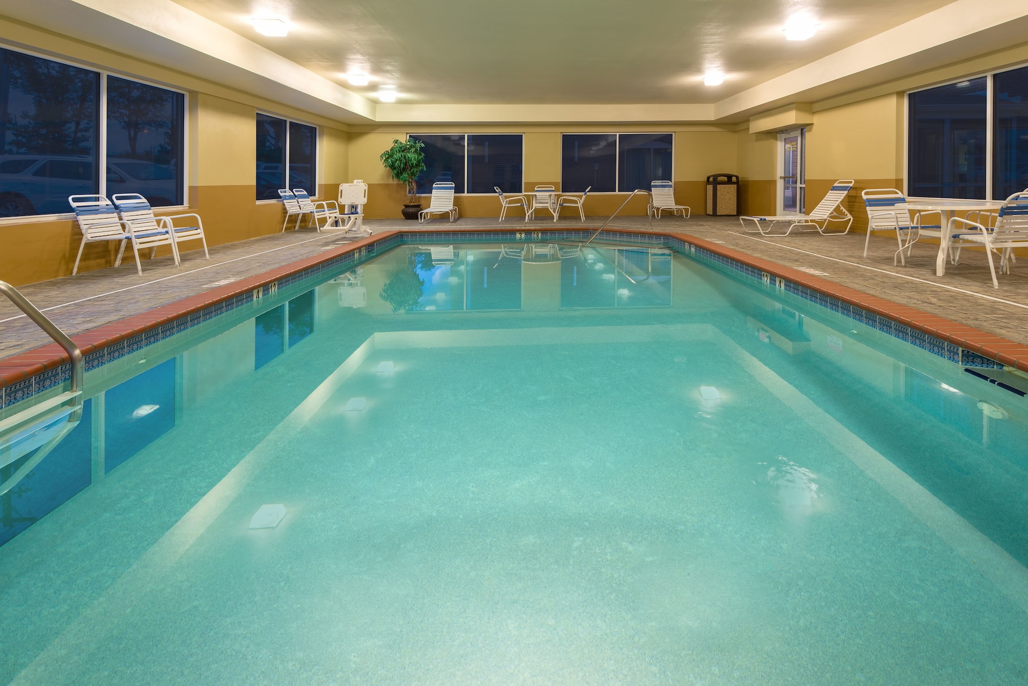 Holiday Inn Express & Suites Lexington Downtown Area-Keeneland