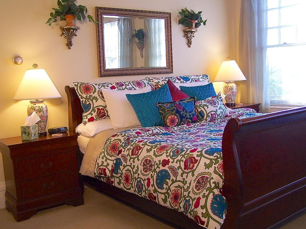 Lyndon House Bed & Breakfast