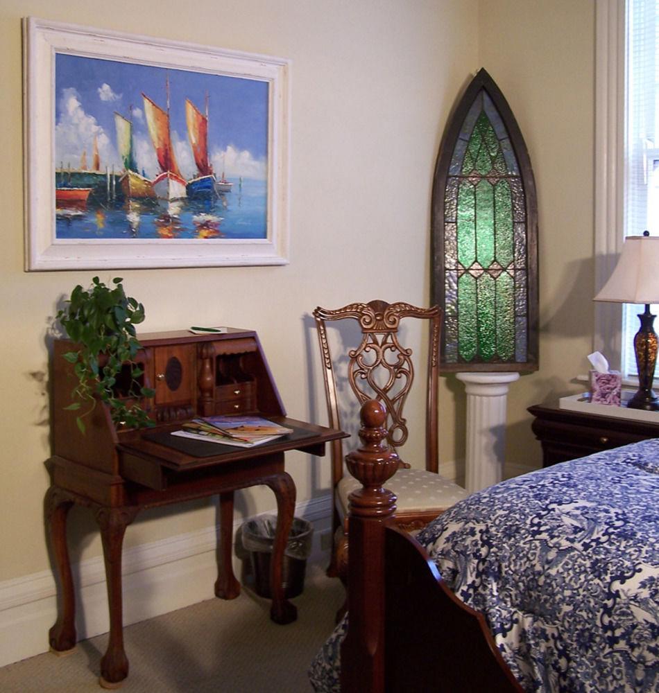 Lyndon House Bed & Breakfast