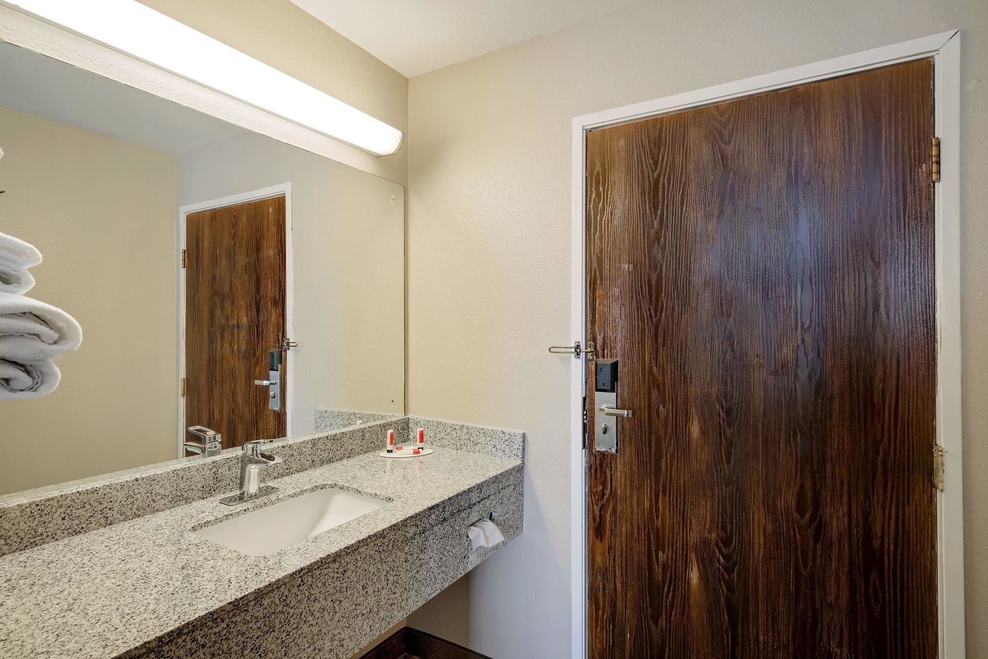 Super 8 by Wyndham Lexington Winchester Rd