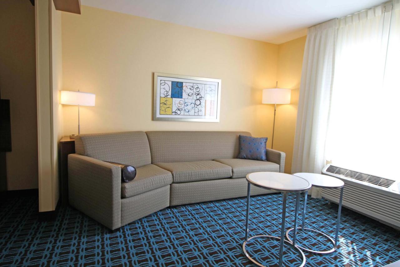 Fairfield Inn & Suites London