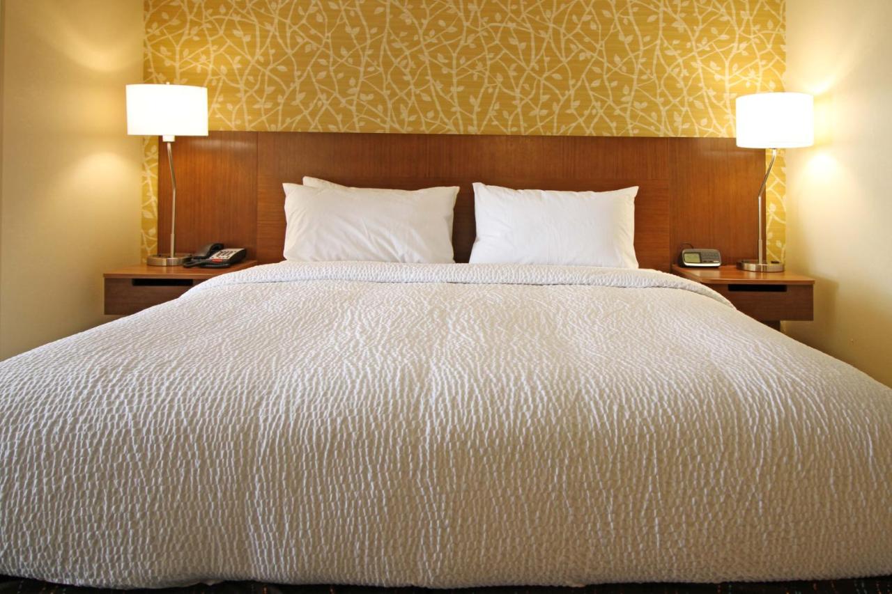 Fairfield Inn & Suites London