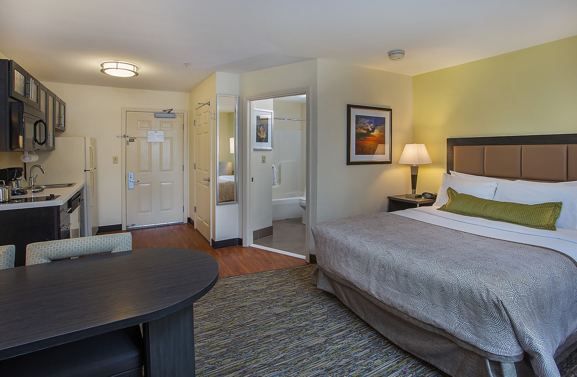 Candlewood Suites Louisville Airport