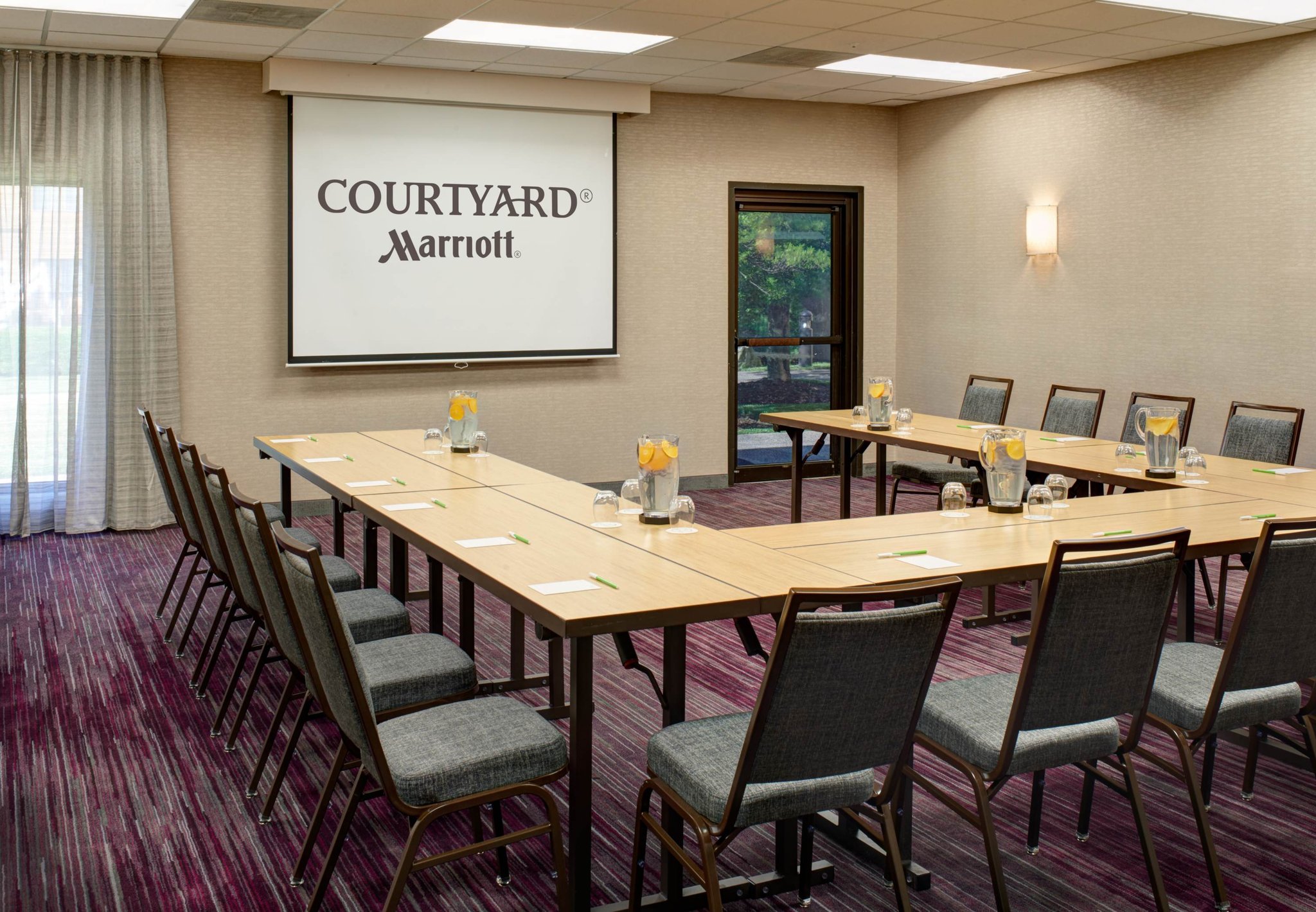 Courtyard Louisville East