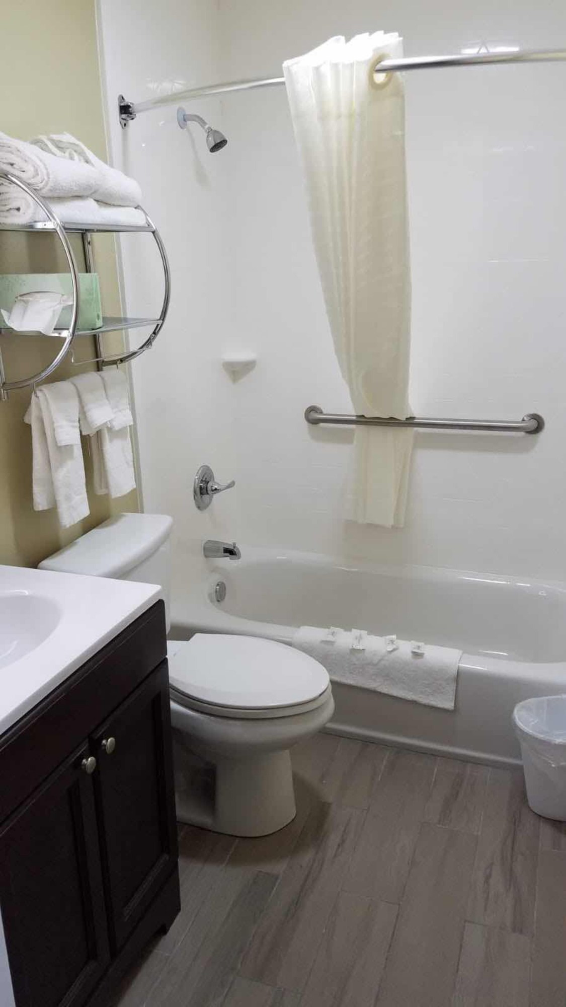 DuPont Suites