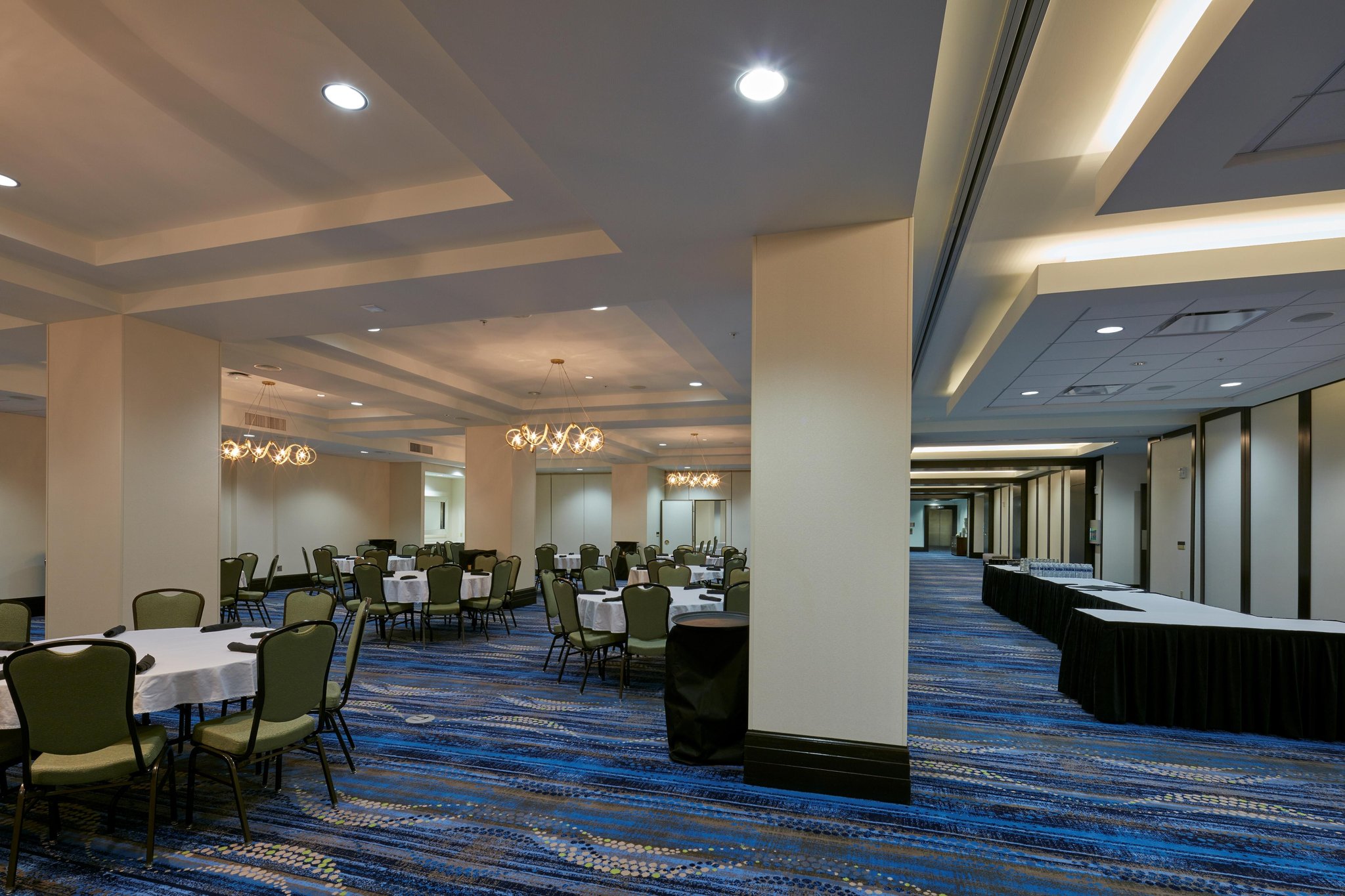 Embassy Suites by Hilton Louisville Downtown