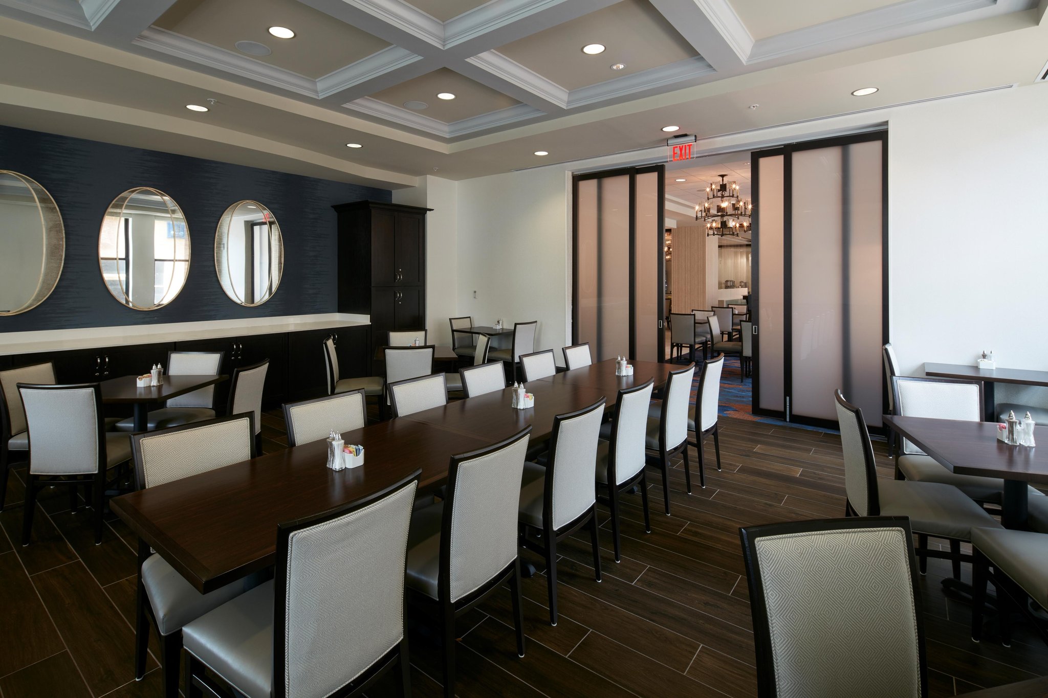 Embassy Suites by Hilton Louisville Downtown