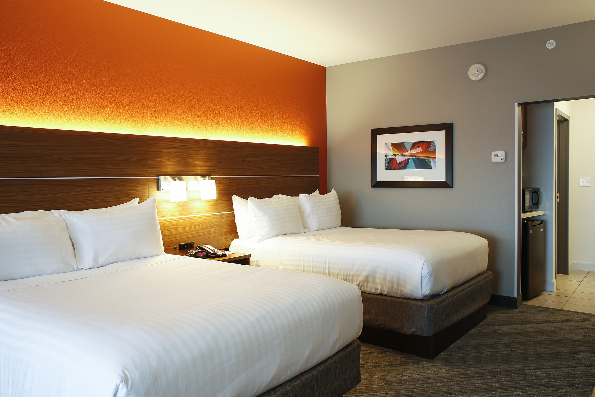 Holiday Inn Express & Suites Louisville Downtown